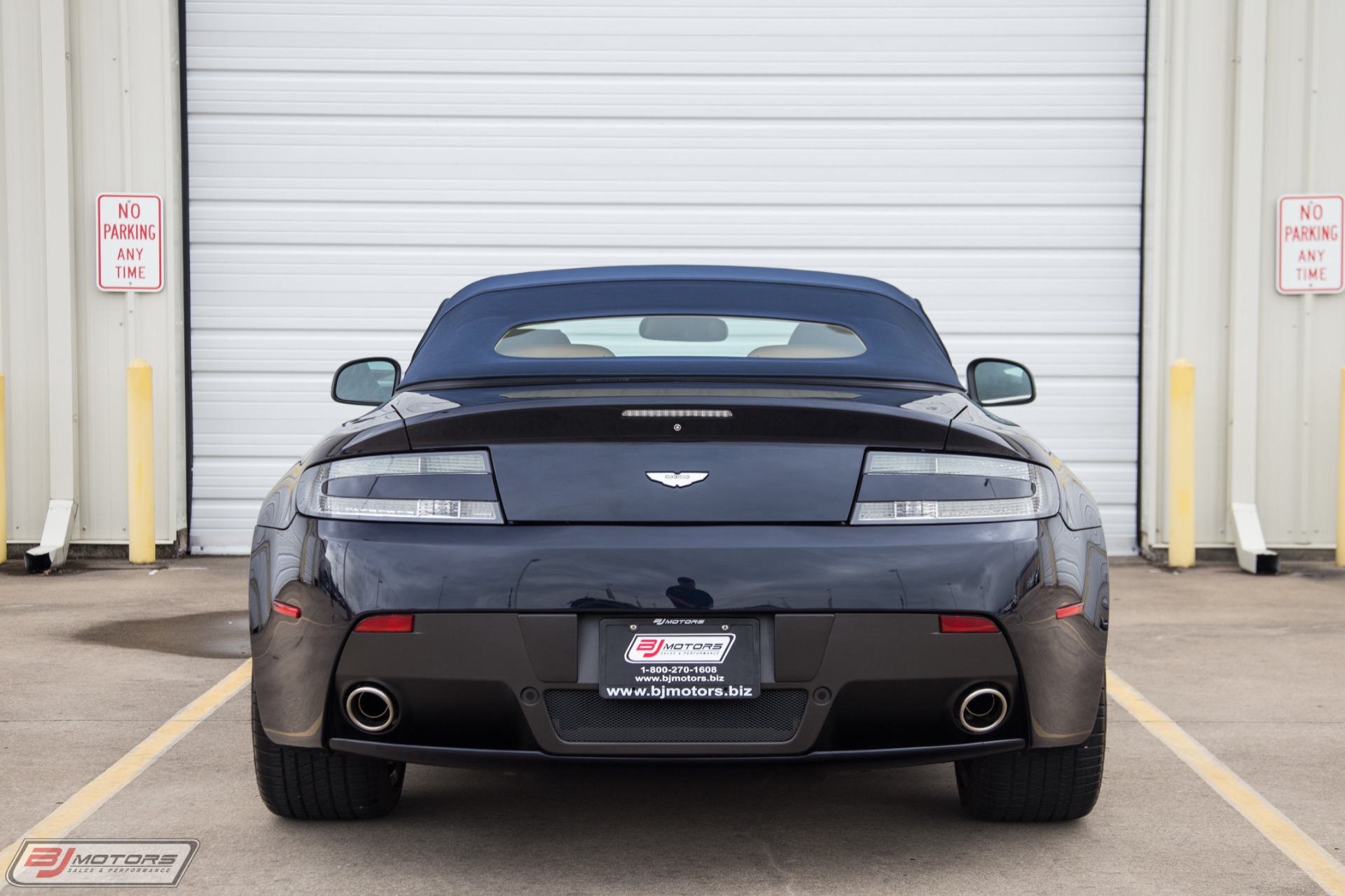 Used-2012-Aston-Martin-V8-Vantage-Roadster