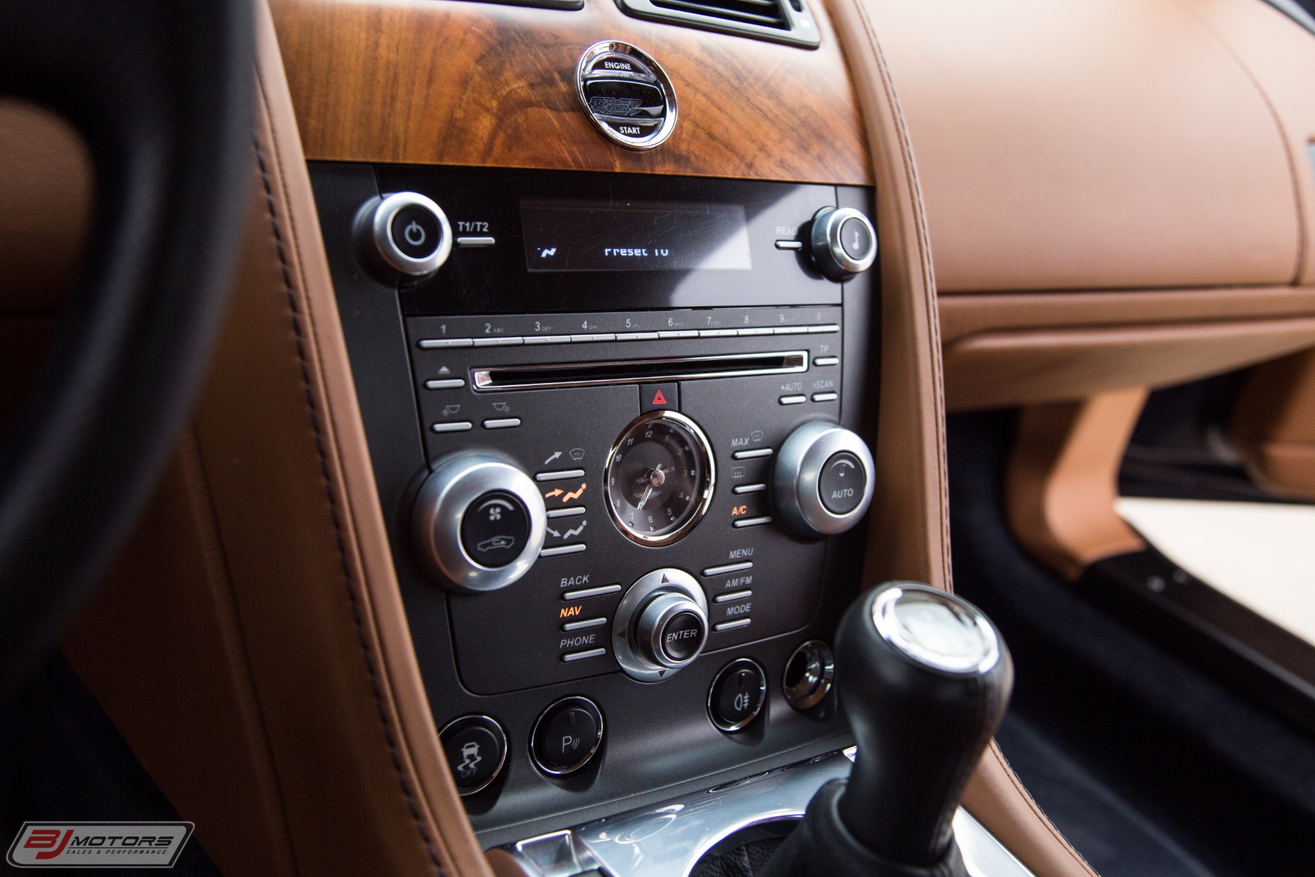 Used-2012-Aston-Martin-V8-Vantage-Roadster