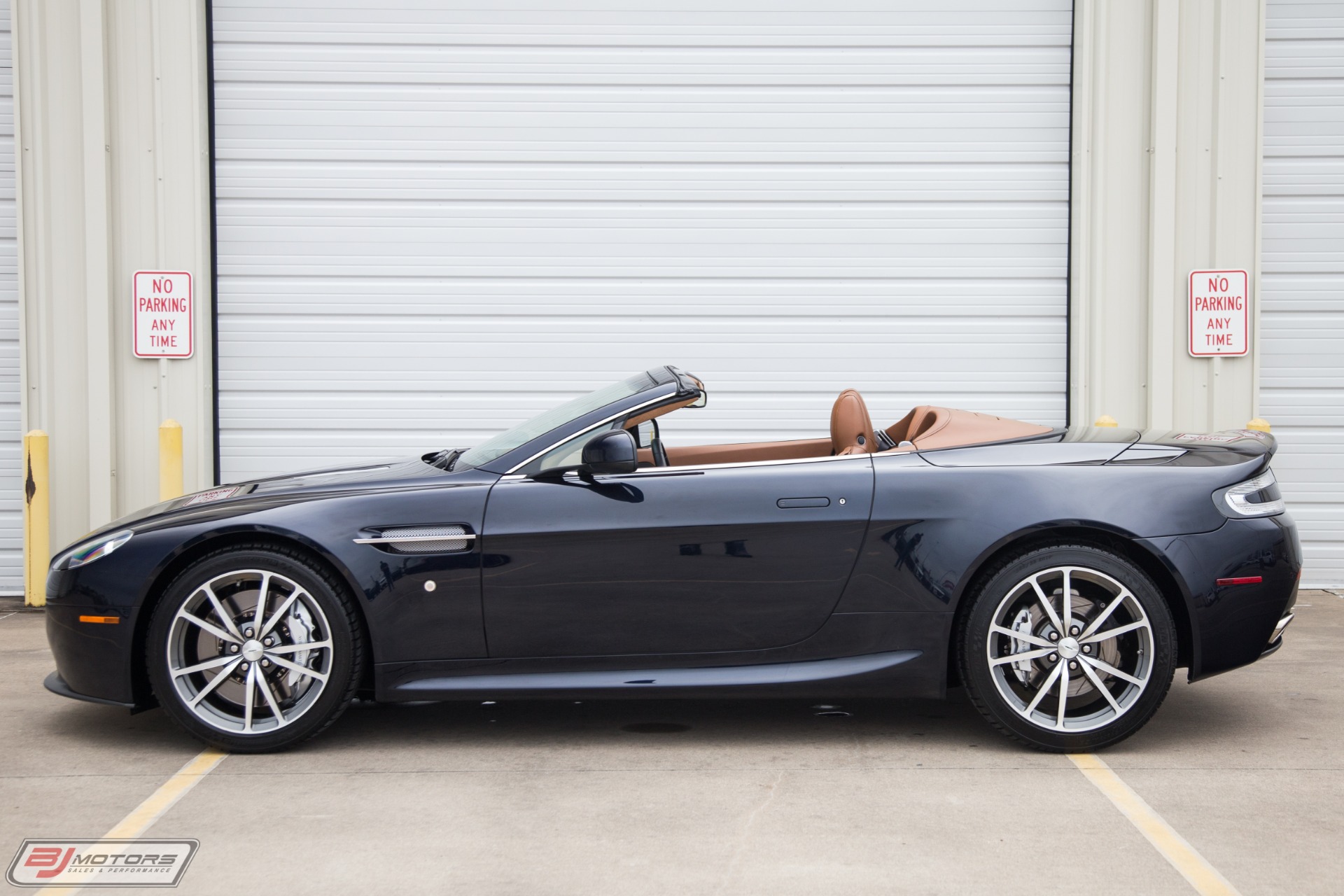 Used-2012-Aston-Martin-V8-Vantage-Roadster