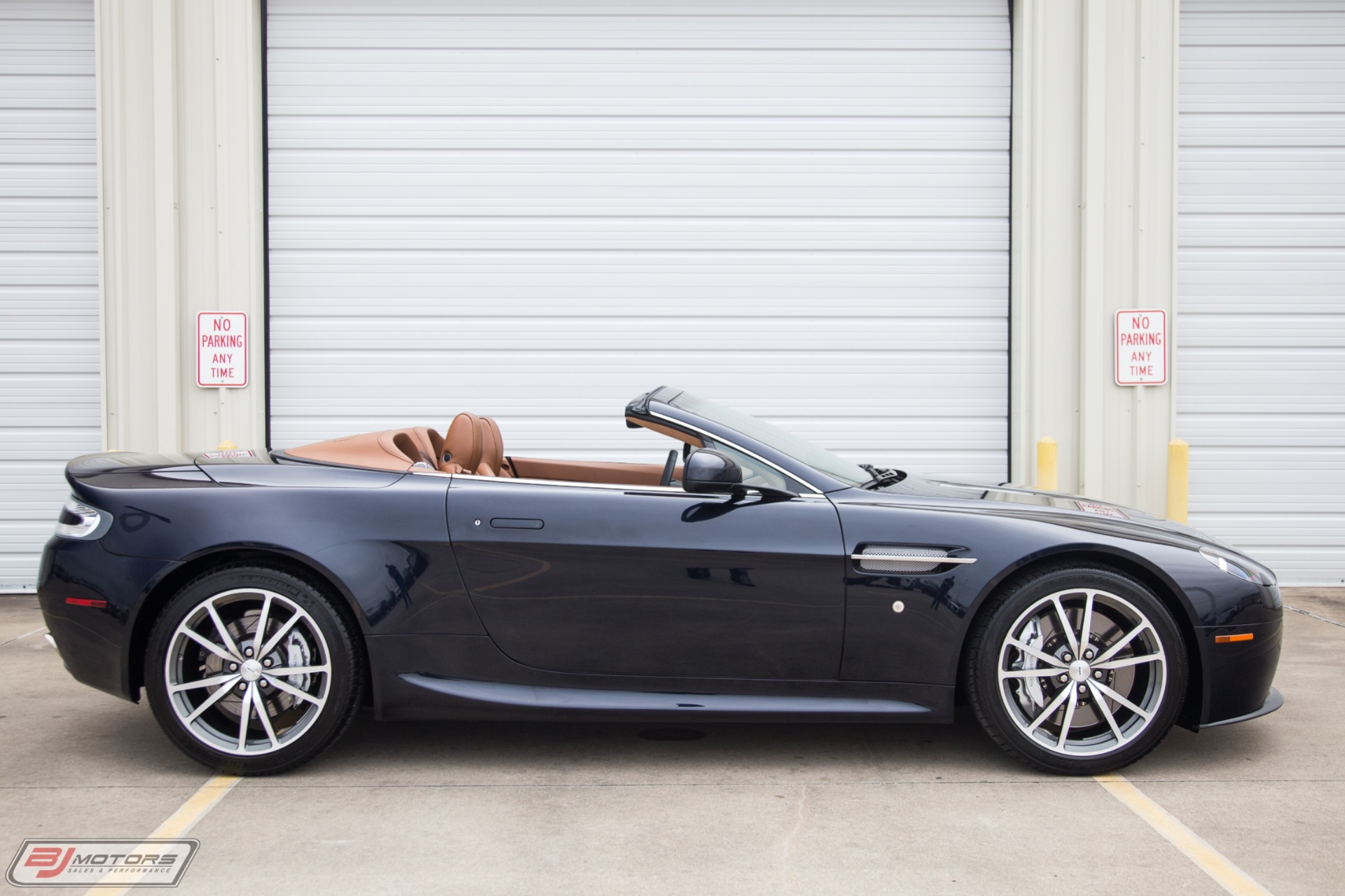 Used-2012-Aston-Martin-V8-Vantage-Roadster