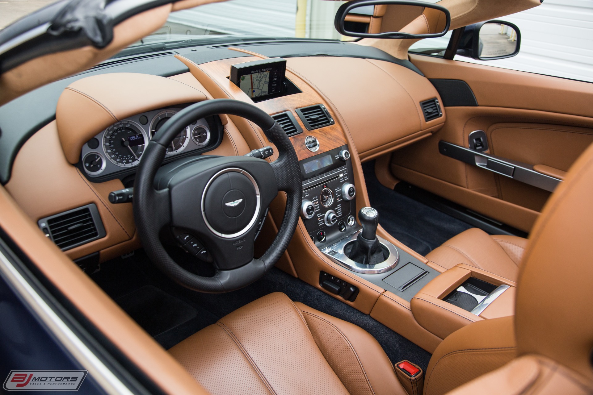 Used-2012-Aston-Martin-V8-Vantage-Roadster