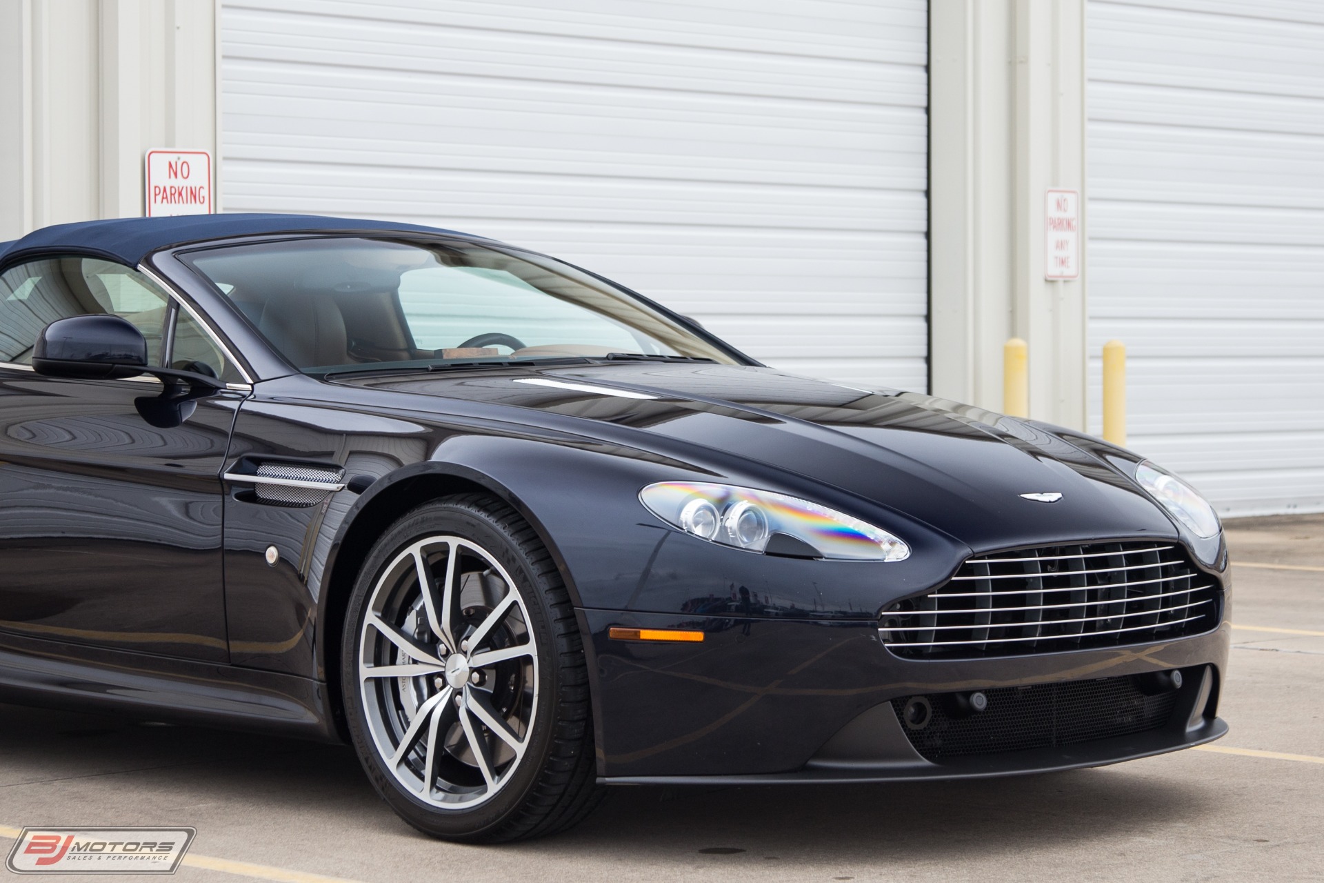 Used-2012-Aston-Martin-V8-Vantage-Roadster