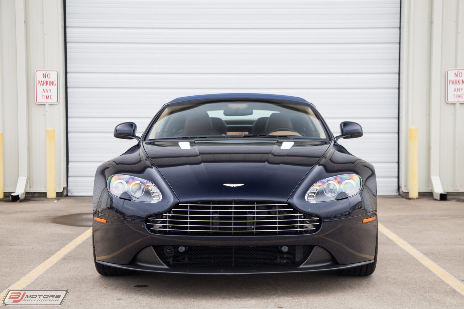 Used-2012-Aston-Martin-V8-Vantage-Roadster