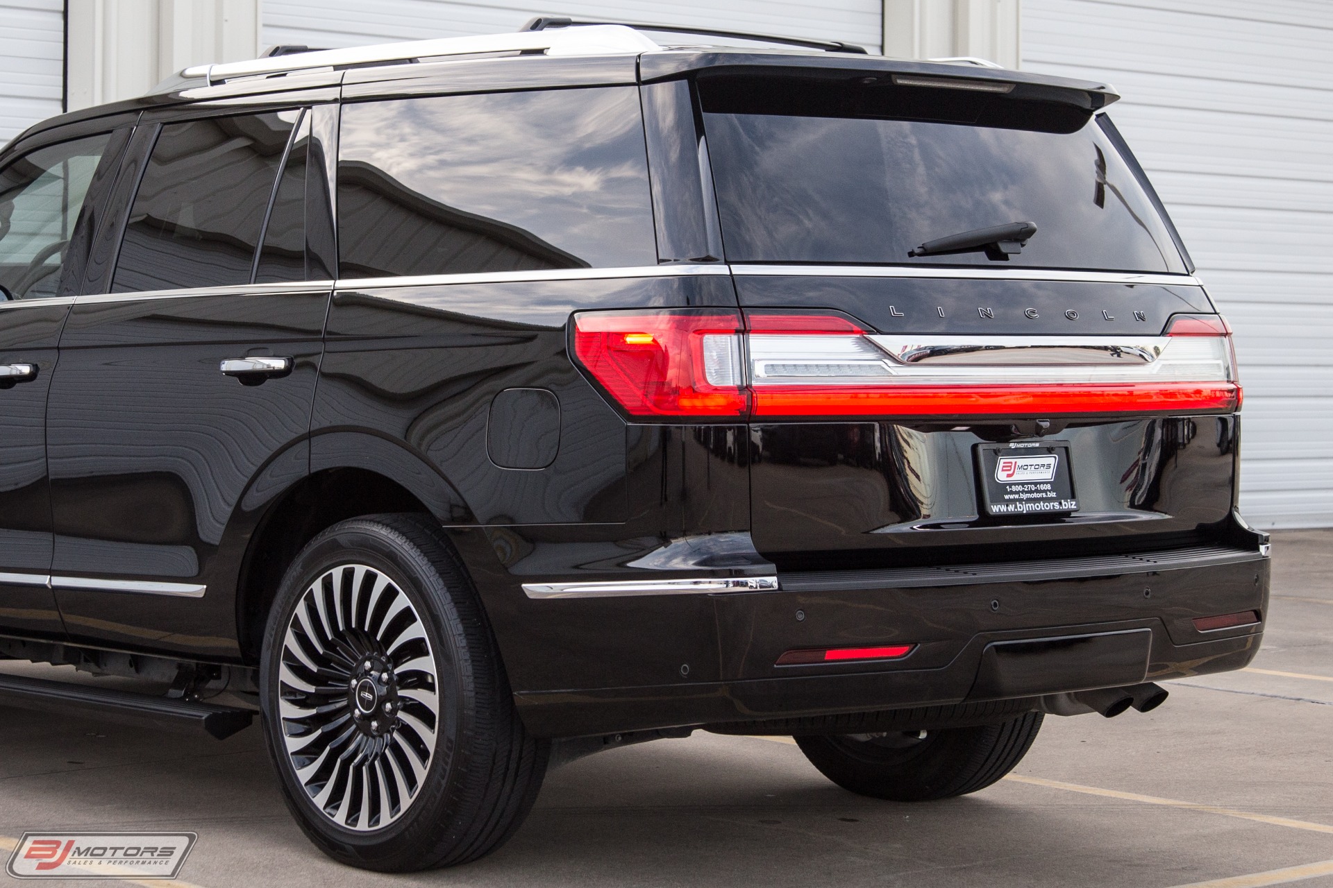 Used-2018-Lincoln-Navigator-Black-Label