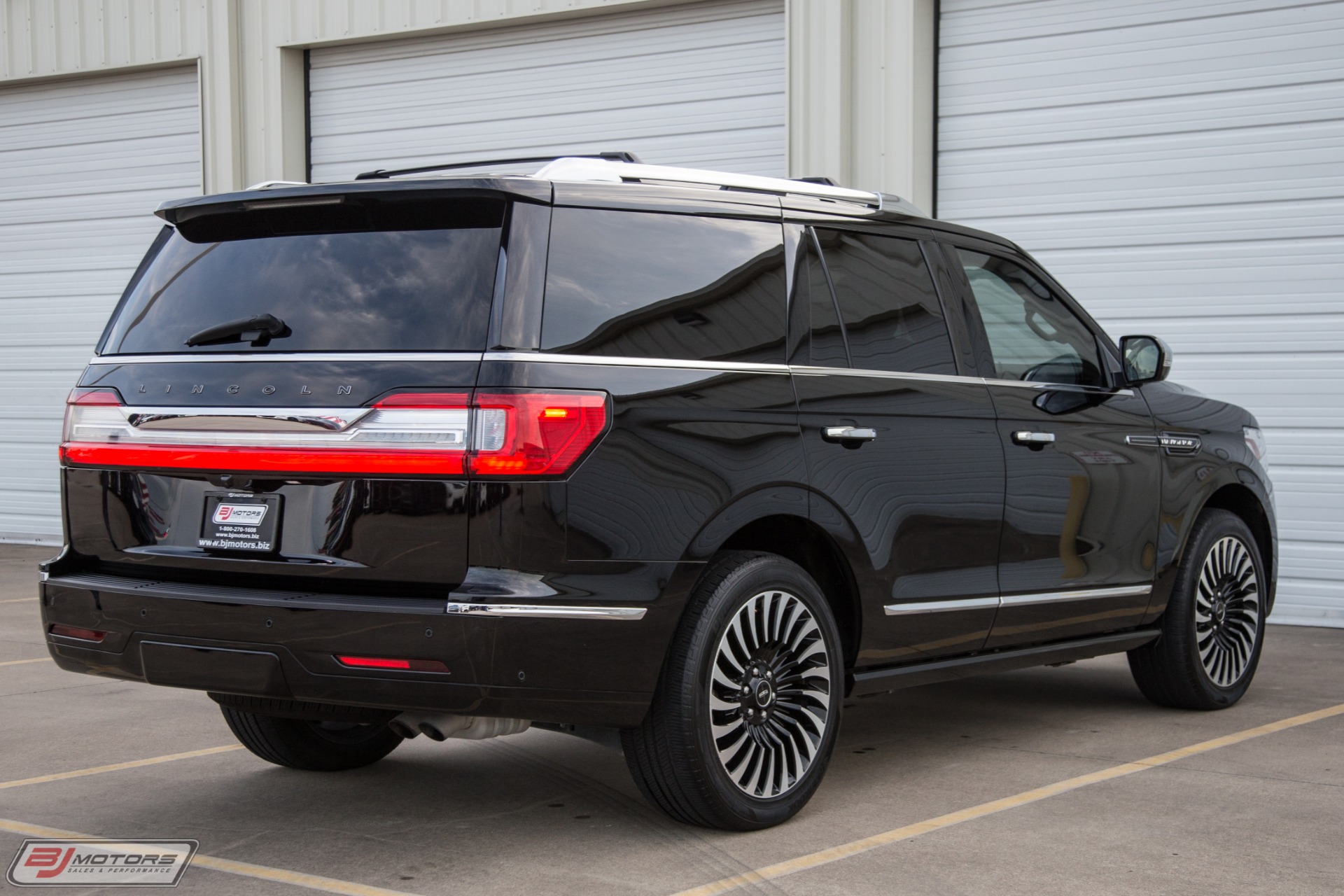 Used-2018-Lincoln-Navigator-Black-Label