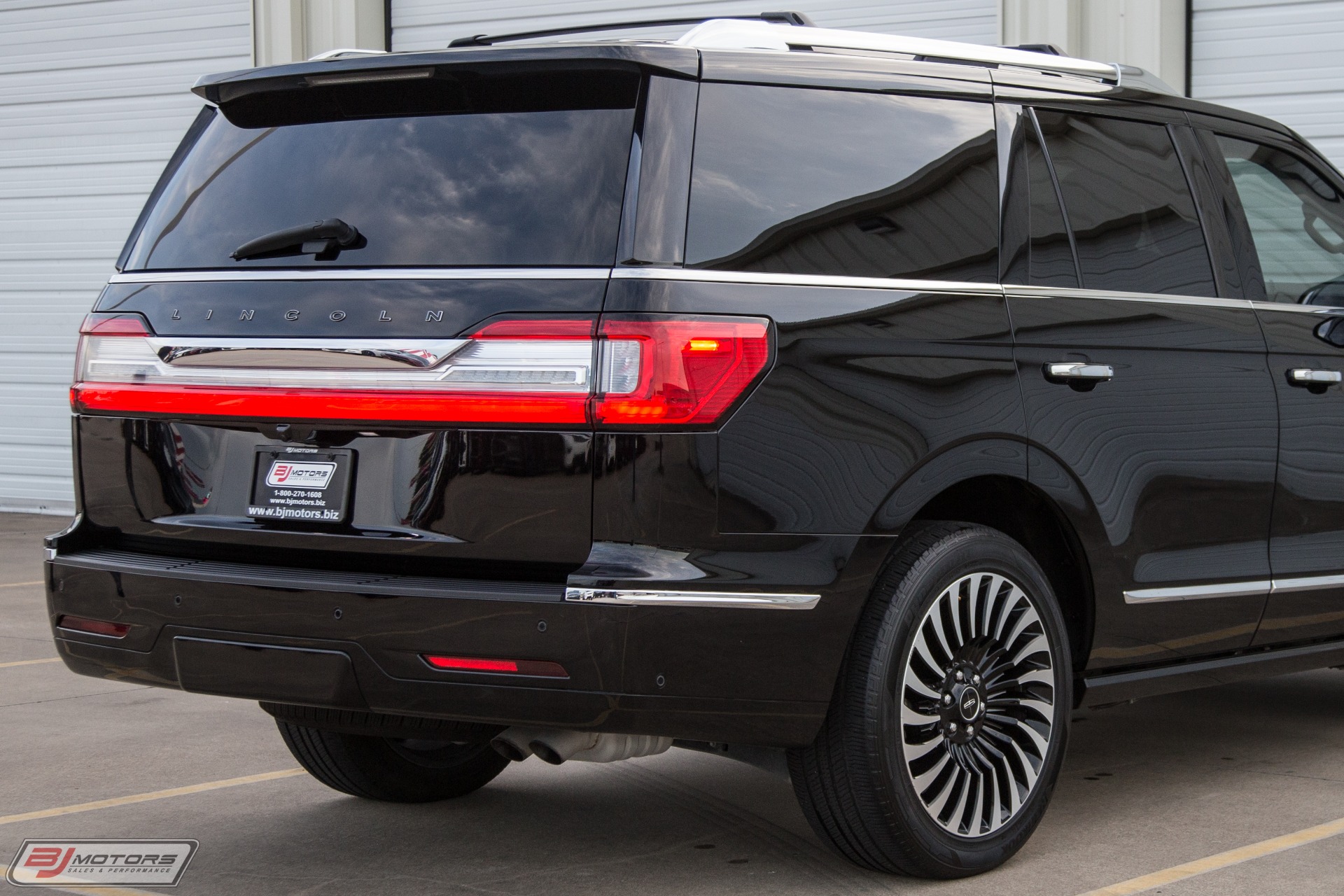 Used-2018-Lincoln-Navigator-Black-Label