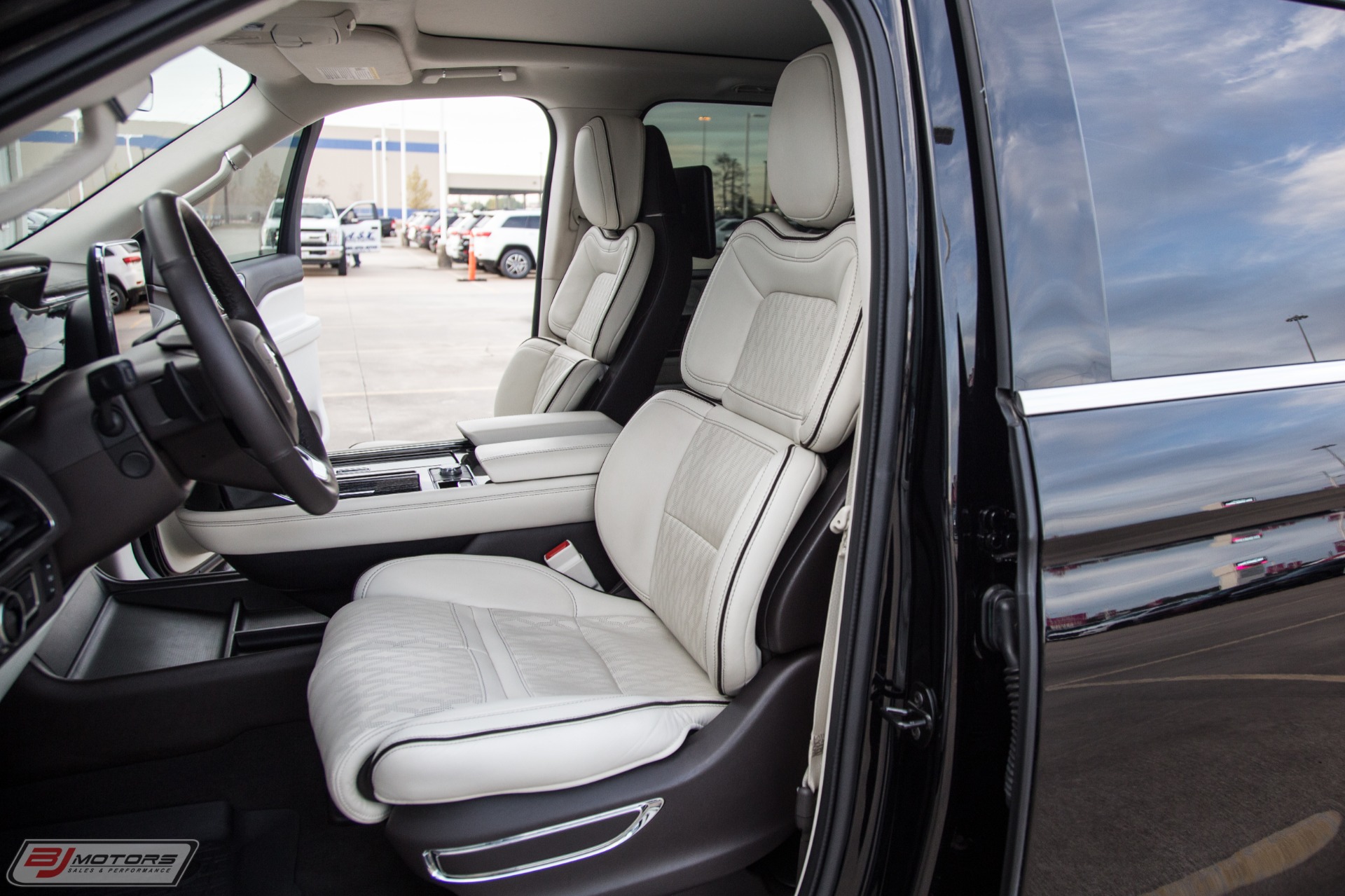 Used-2018-Lincoln-Navigator-Black-Label