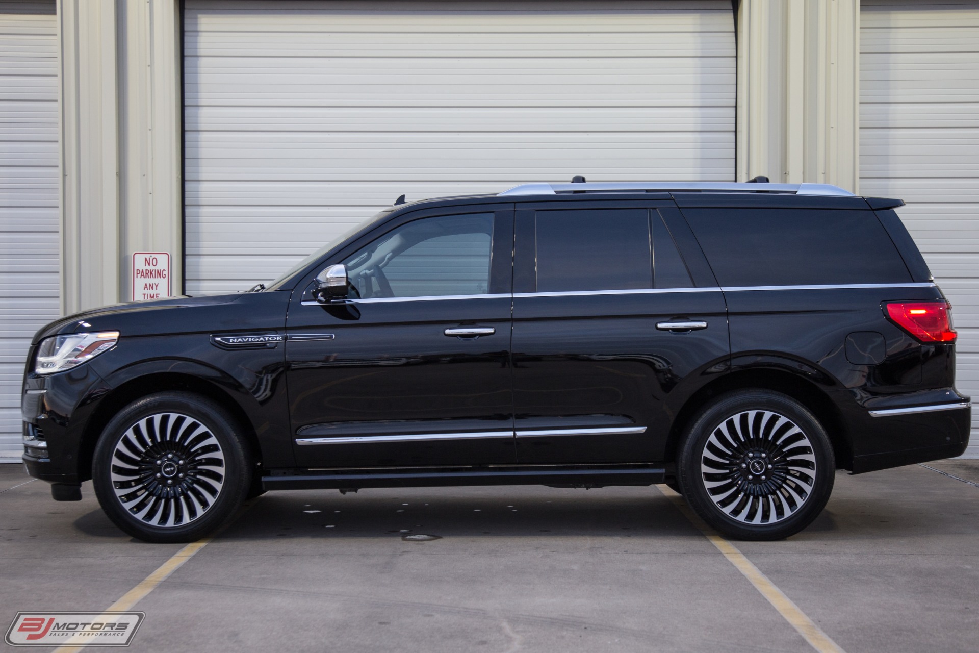 Used-2018-Lincoln-Navigator-Black-Label