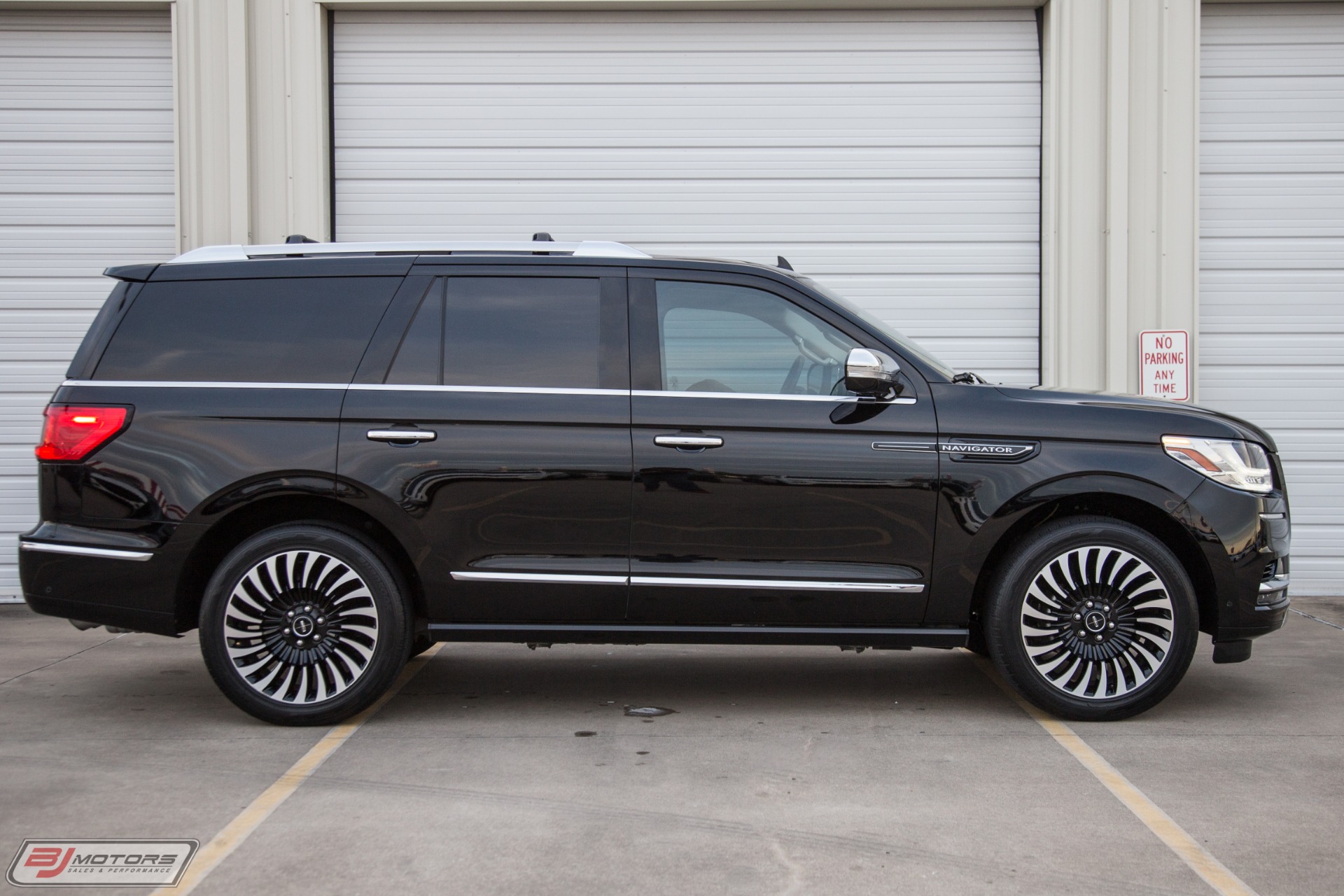 Used-2018-Lincoln-Navigator-Black-Label