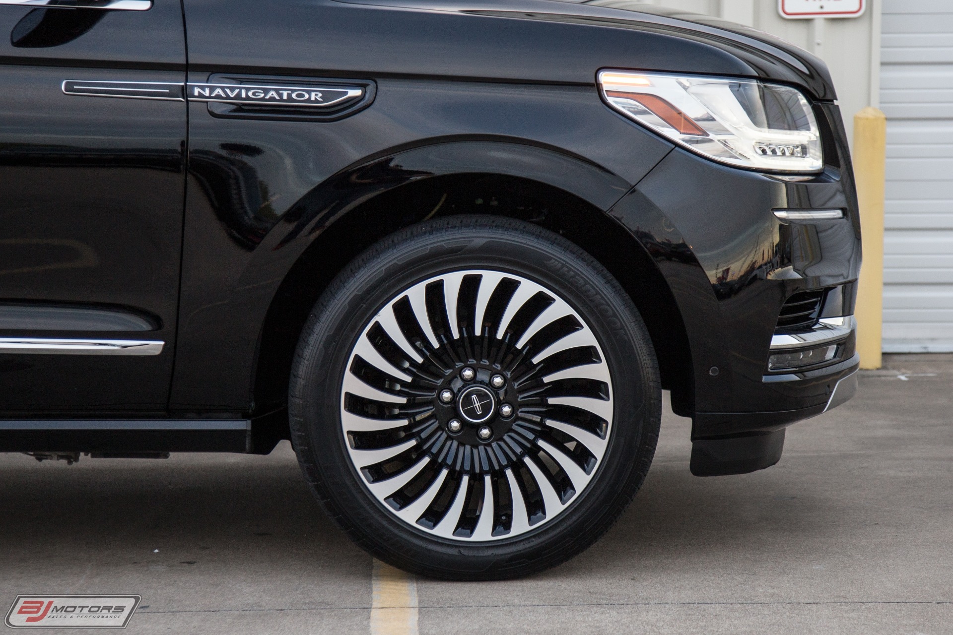 Used-2018-Lincoln-Navigator-Black-Label