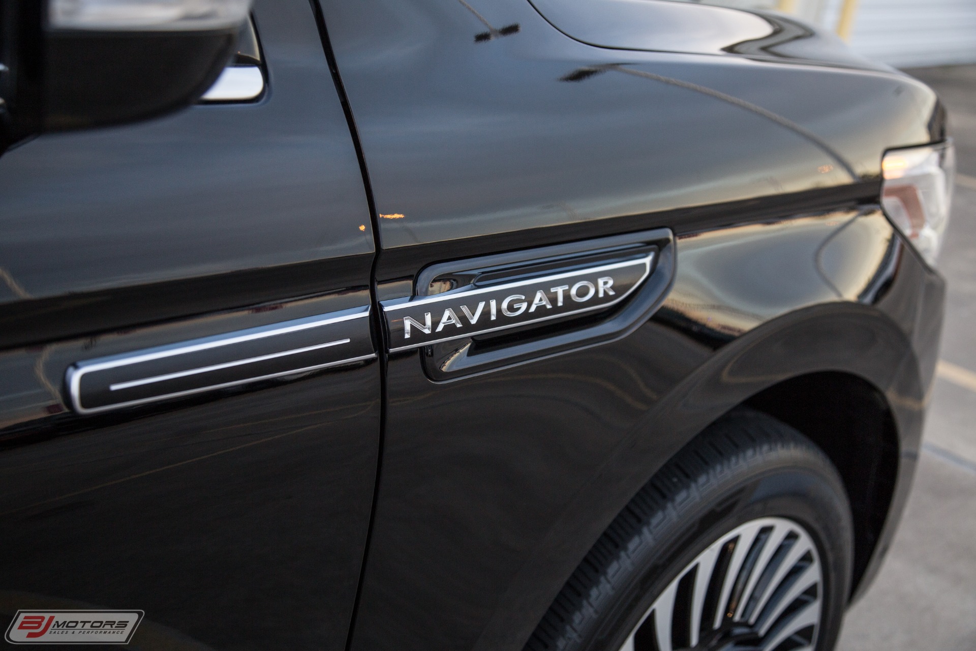 Used-2018-Lincoln-Navigator-Black-Label