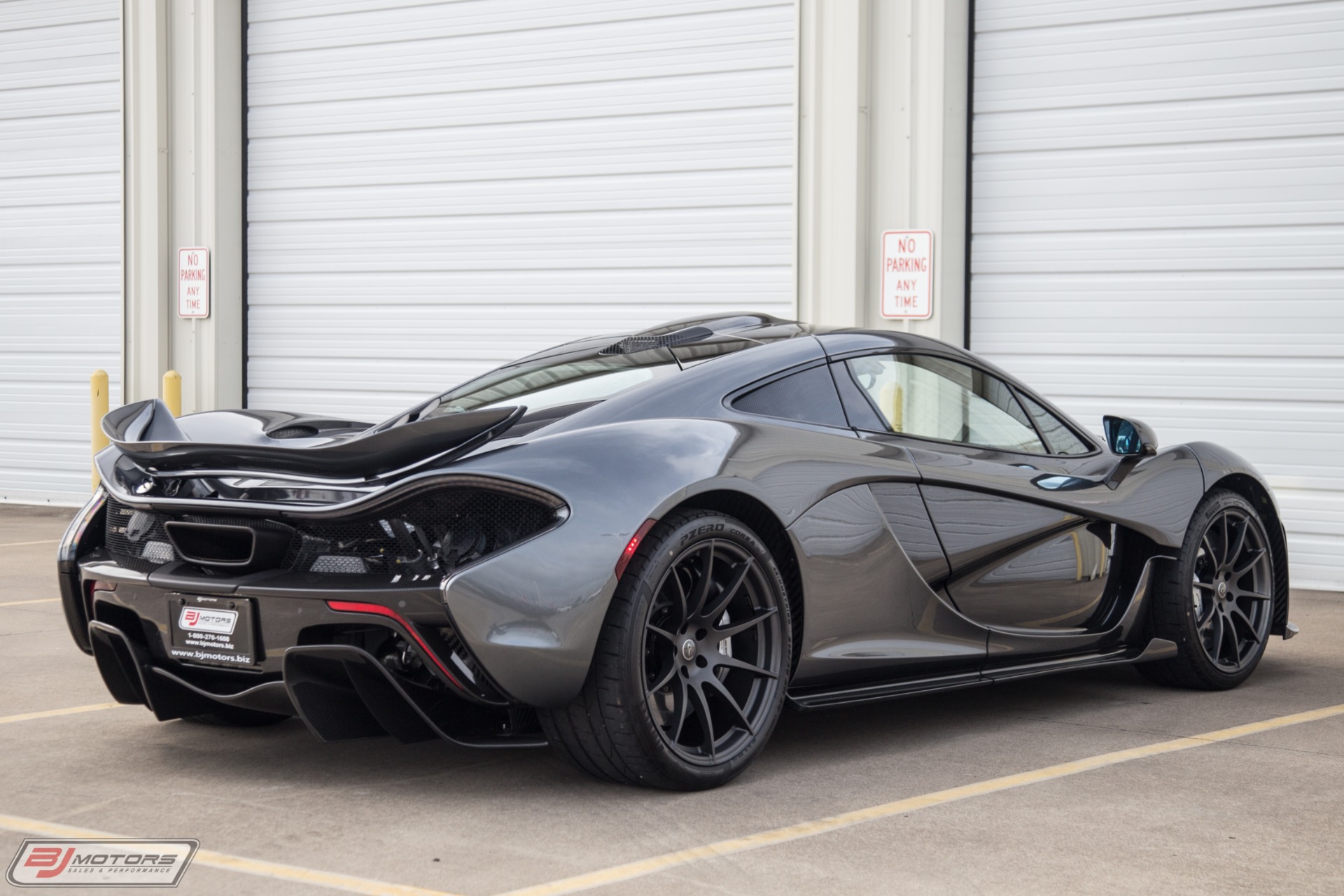 2014 McLaren P1 