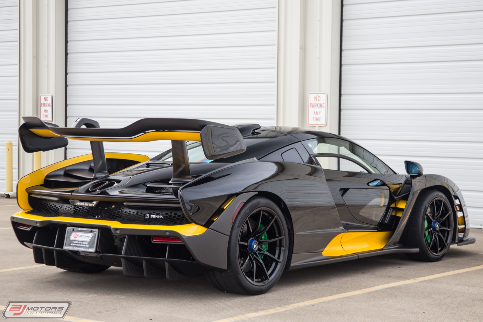 Used-2019-McLaren-Senna-MSO-Bespoke-Jet-Black-Paint