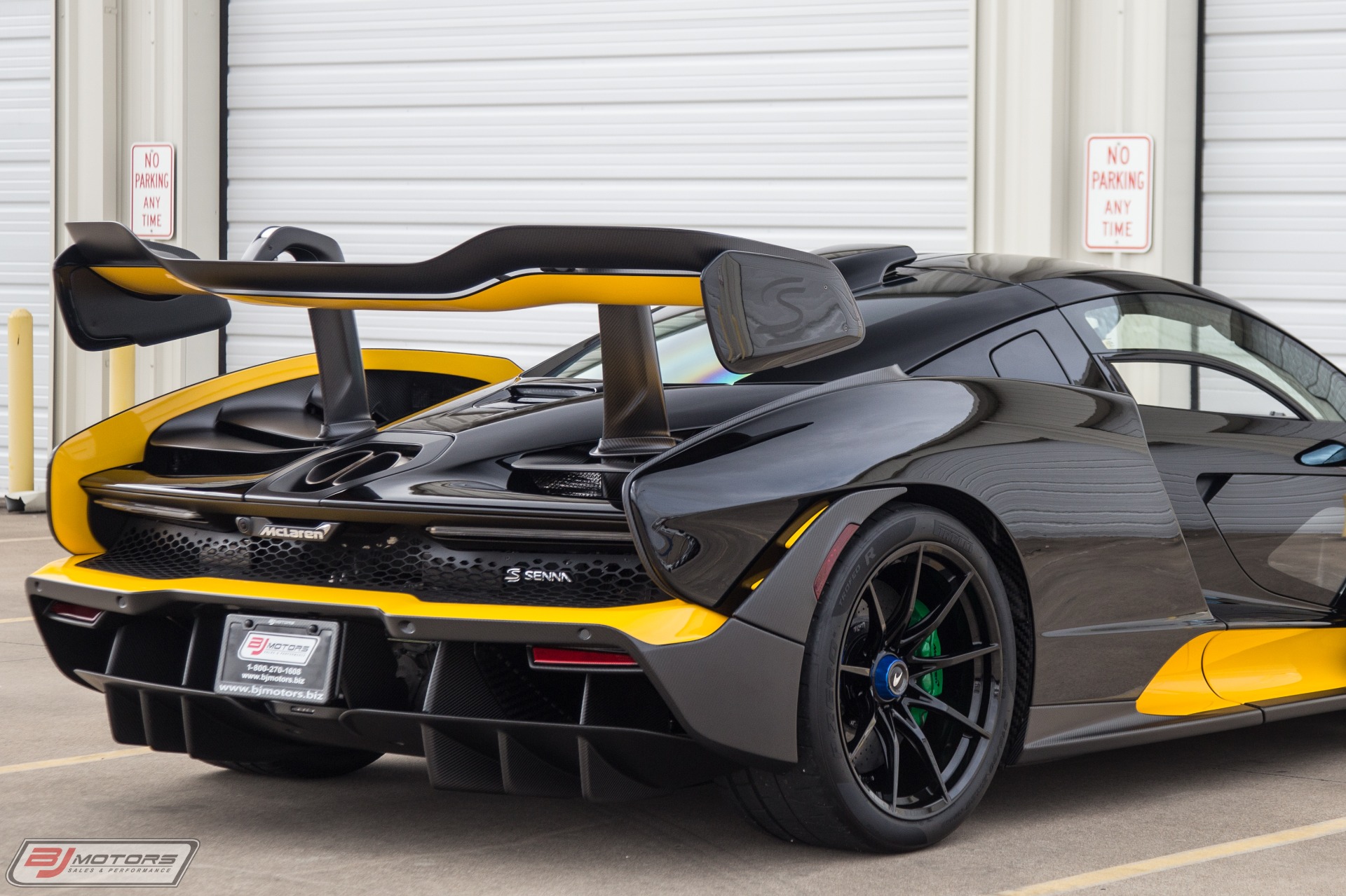 Used-2019-McLaren-Senna-MSO-Bespoke-Jet-Black-Paint