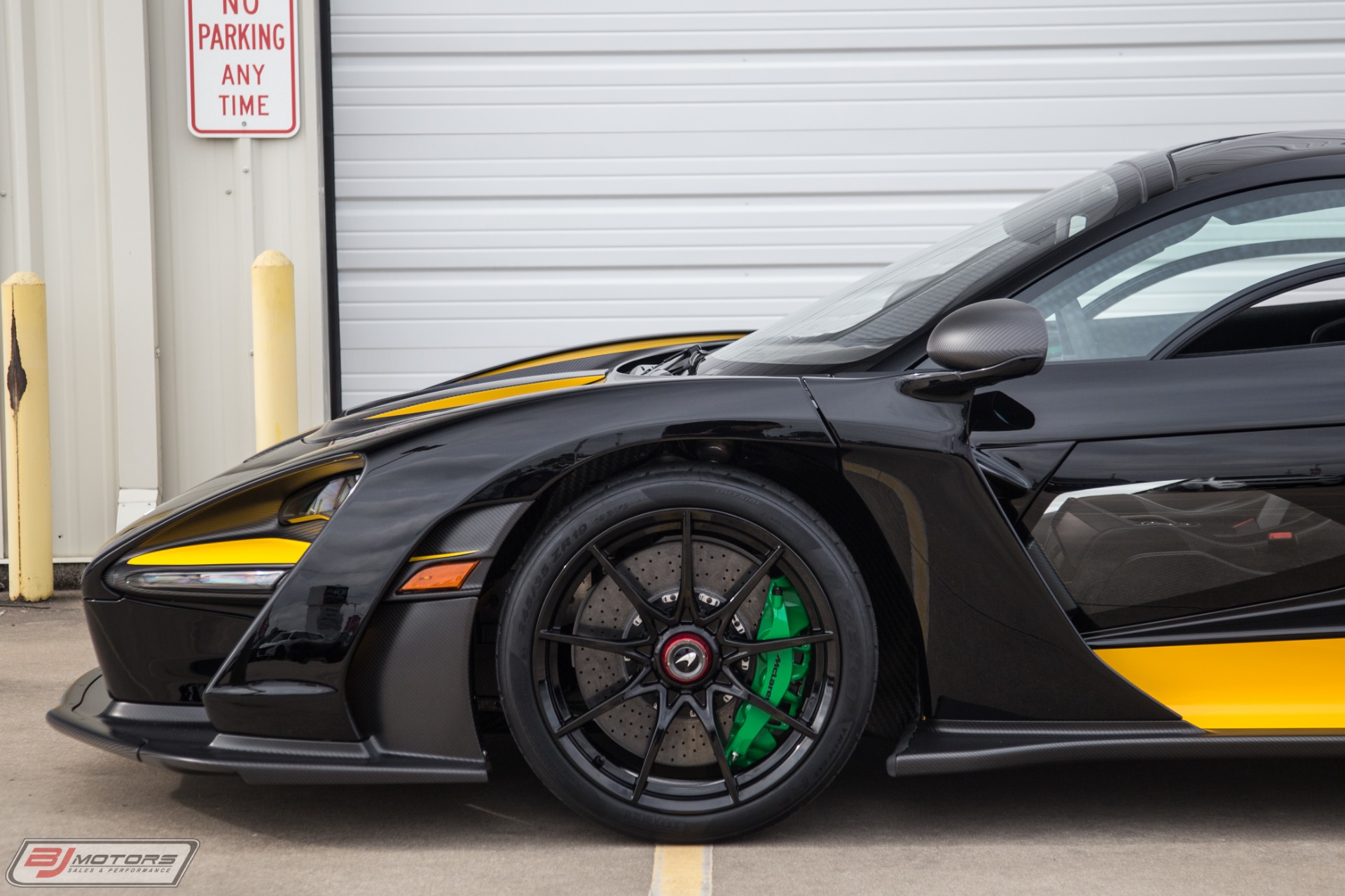 Used-2019-McLaren-Senna-MSO-Bespoke-Jet-Black-Paint