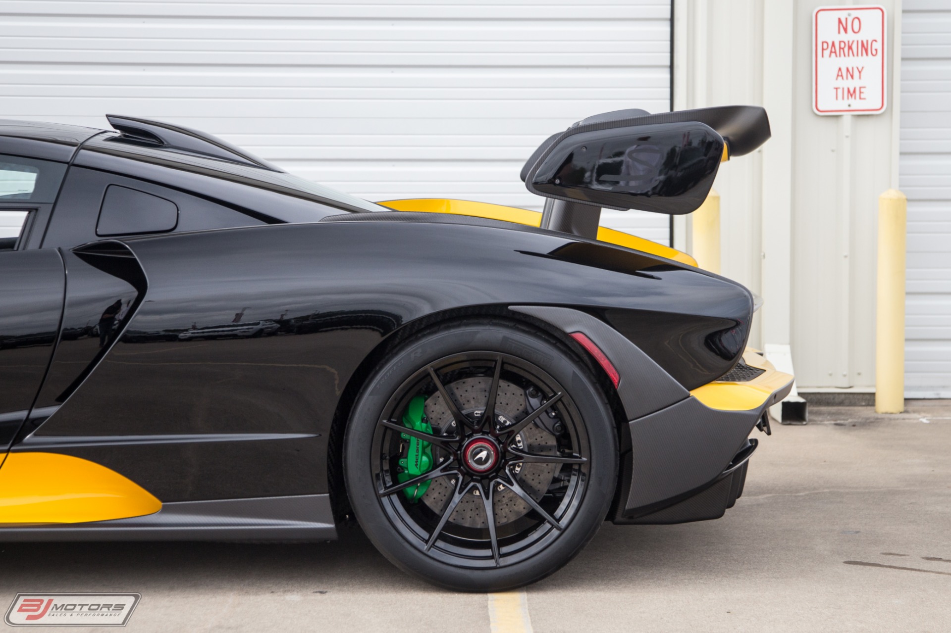 Used-2019-McLaren-Senna-MSO-Bespoke-Jet-Black-Paint