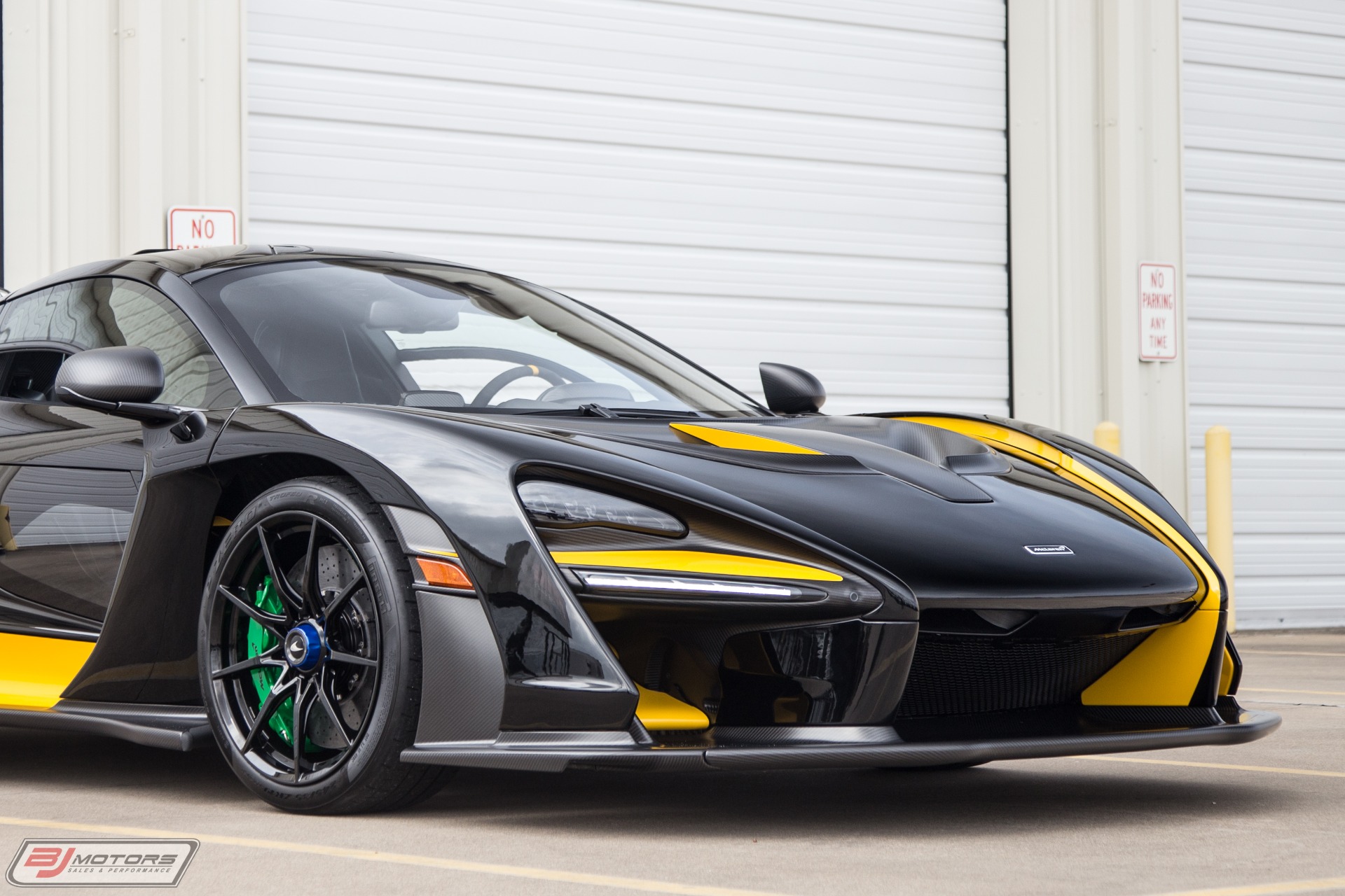 Used-2019-McLaren-Senna-MSO-Bespoke-Jet-Black-Paint