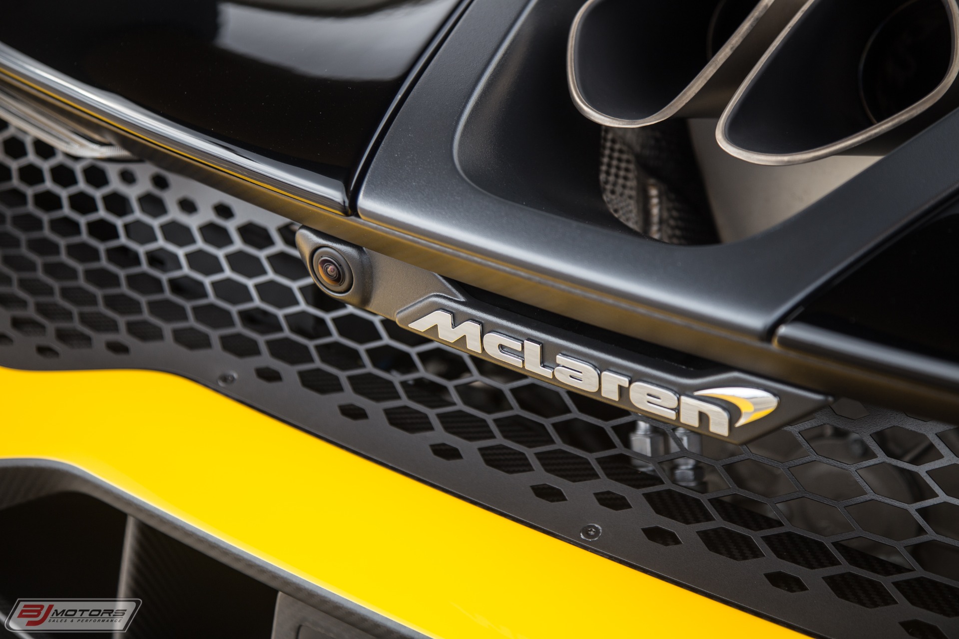Used-2019-McLaren-Senna-MSO-Bespoke-Jet-Black-Paint