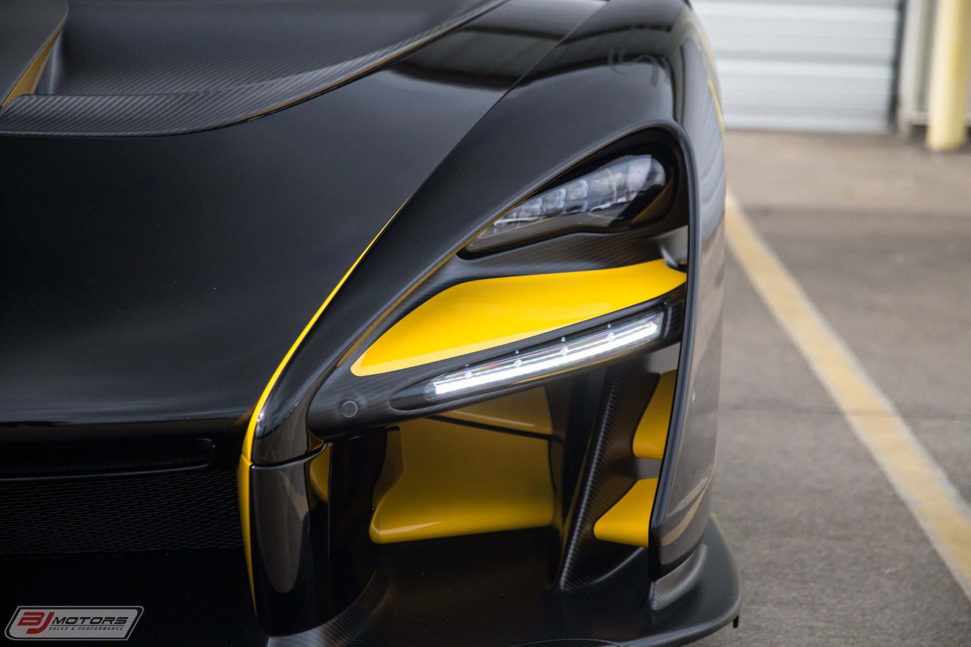 Used-2019-McLaren-Senna-MSO-Bespoke-Jet-Black-Paint