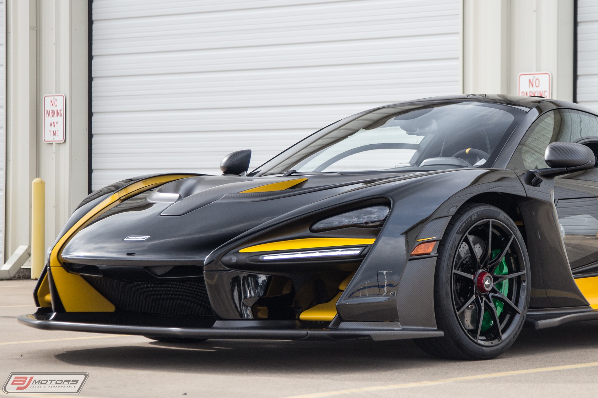 Used-2019-McLaren-Senna-MSO-Bespoke-Jet-Black-Paint