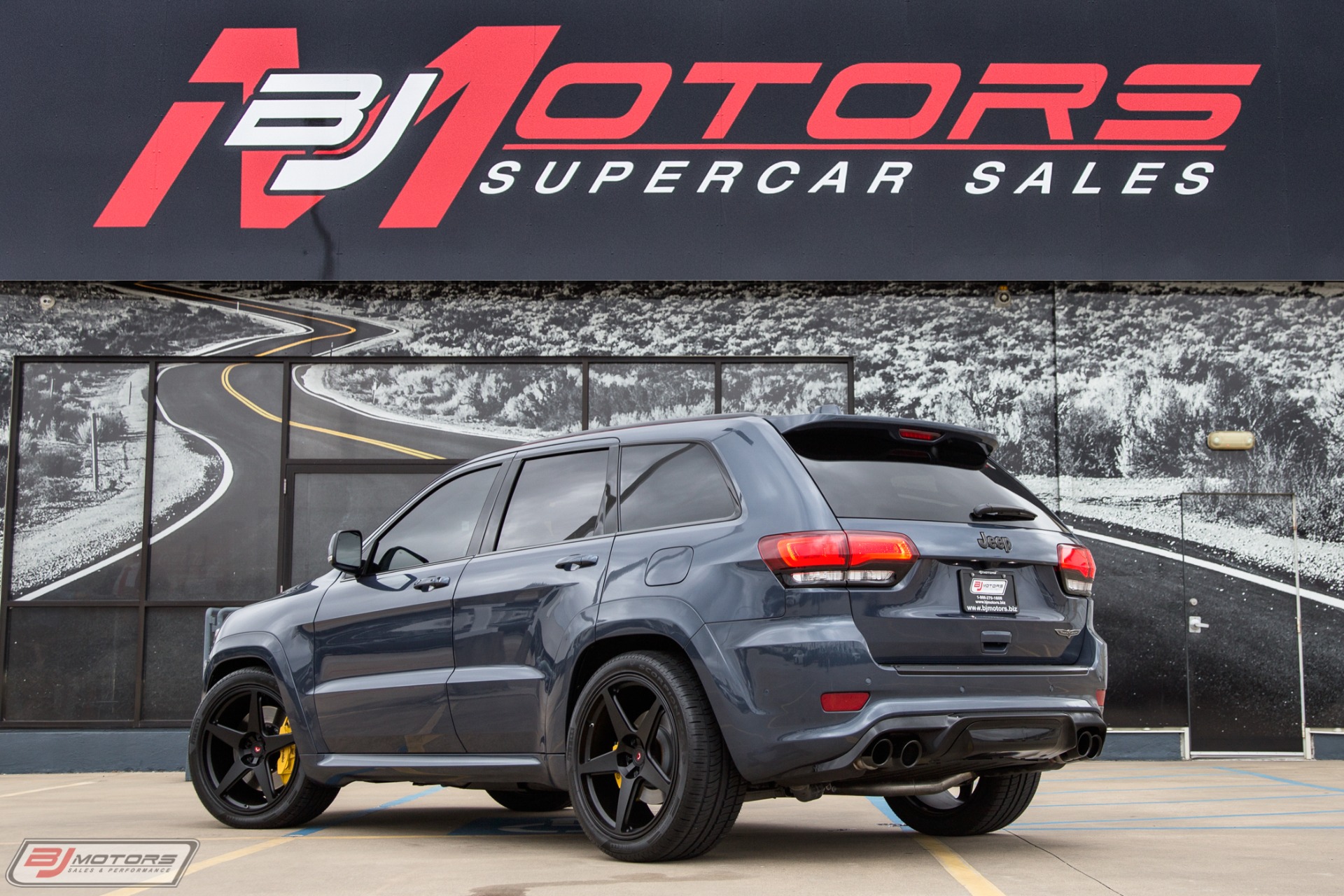 Used-2020-Jeep-Grand-Cherokee-Trackhawk