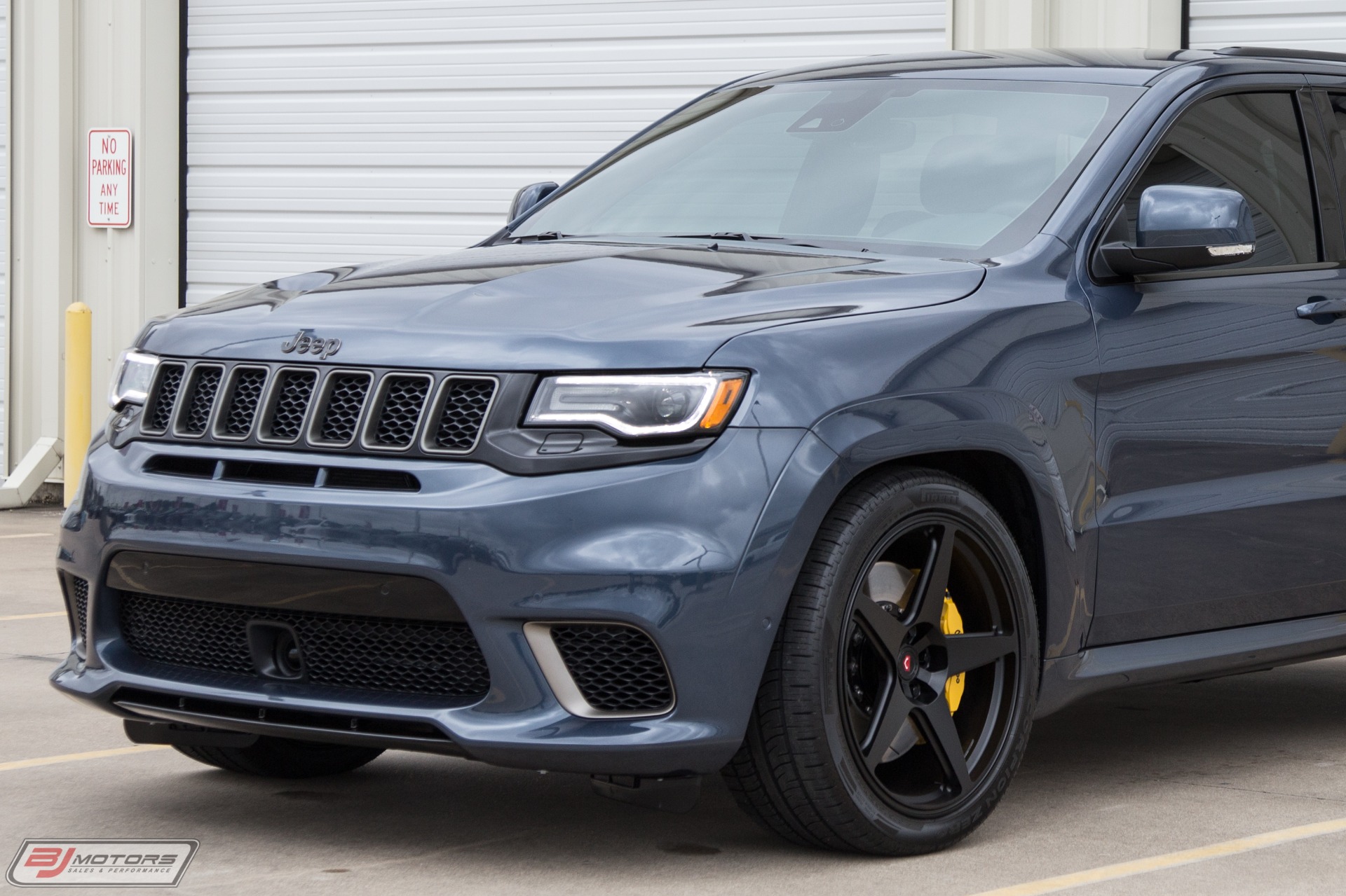 2021 Jeep Grand Cherokee Trackhawk Interior Dimensions: Seating, Cargo  Space & Trunk Size - Photos | CarBuzz
