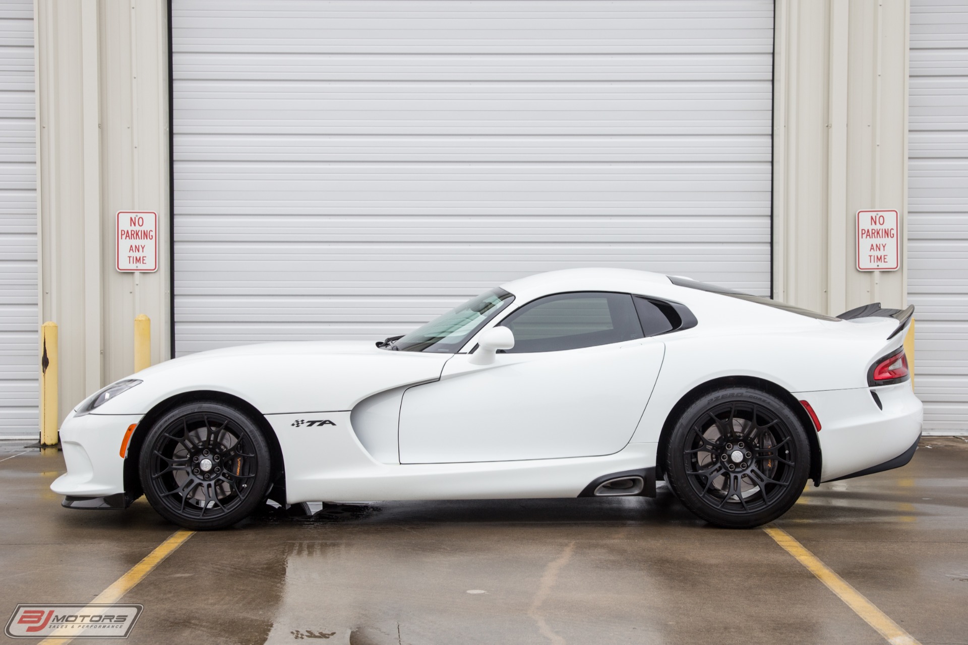 Used-2014-Dodge-Viper-TA-10