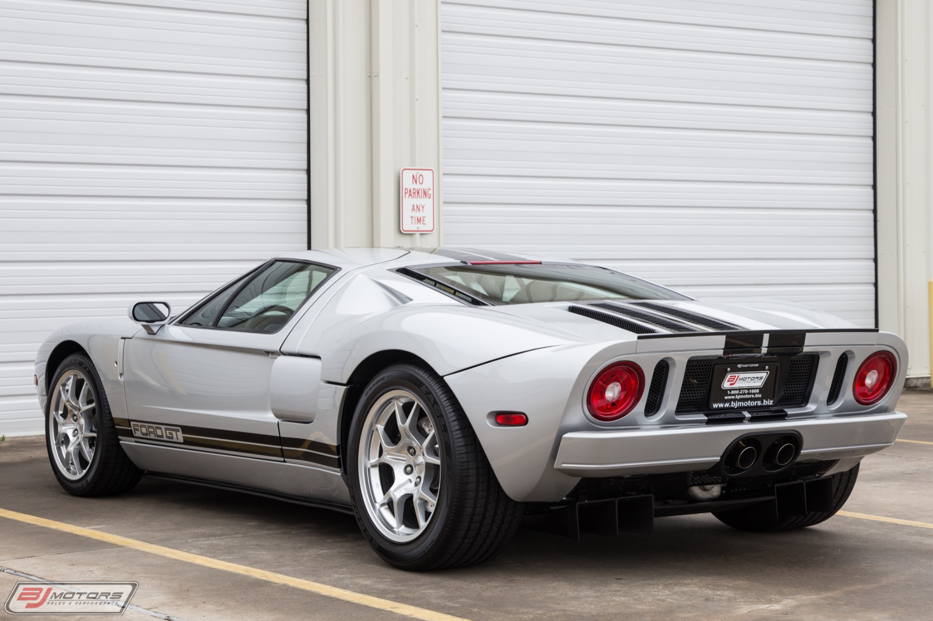 Used-2005-Ford-GT