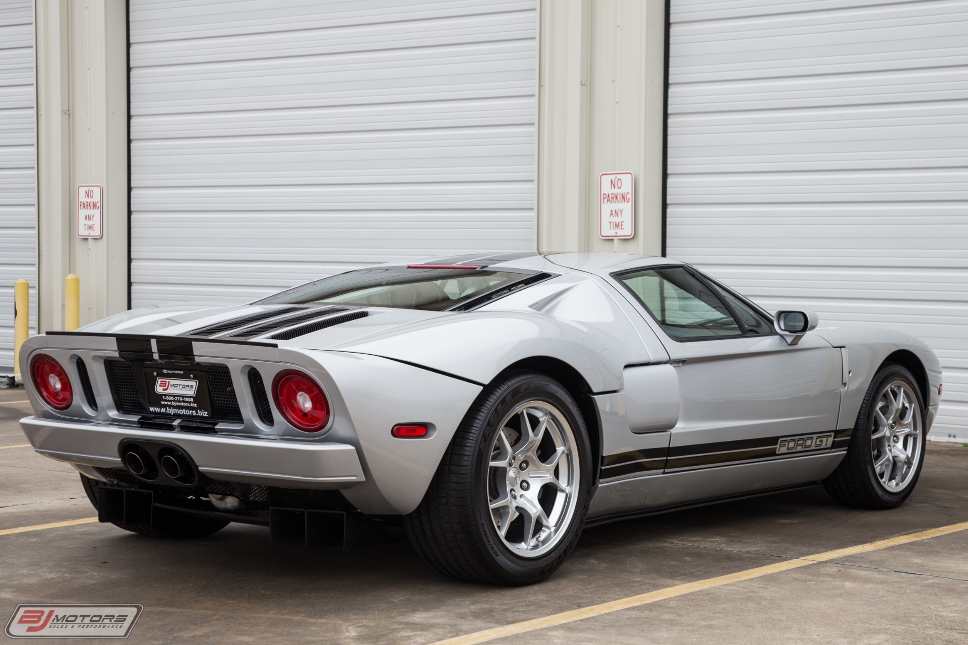 Used-2005-Ford-GT