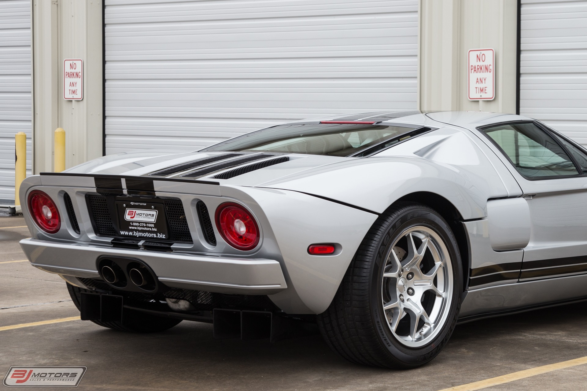 Used-2005-Ford-GT