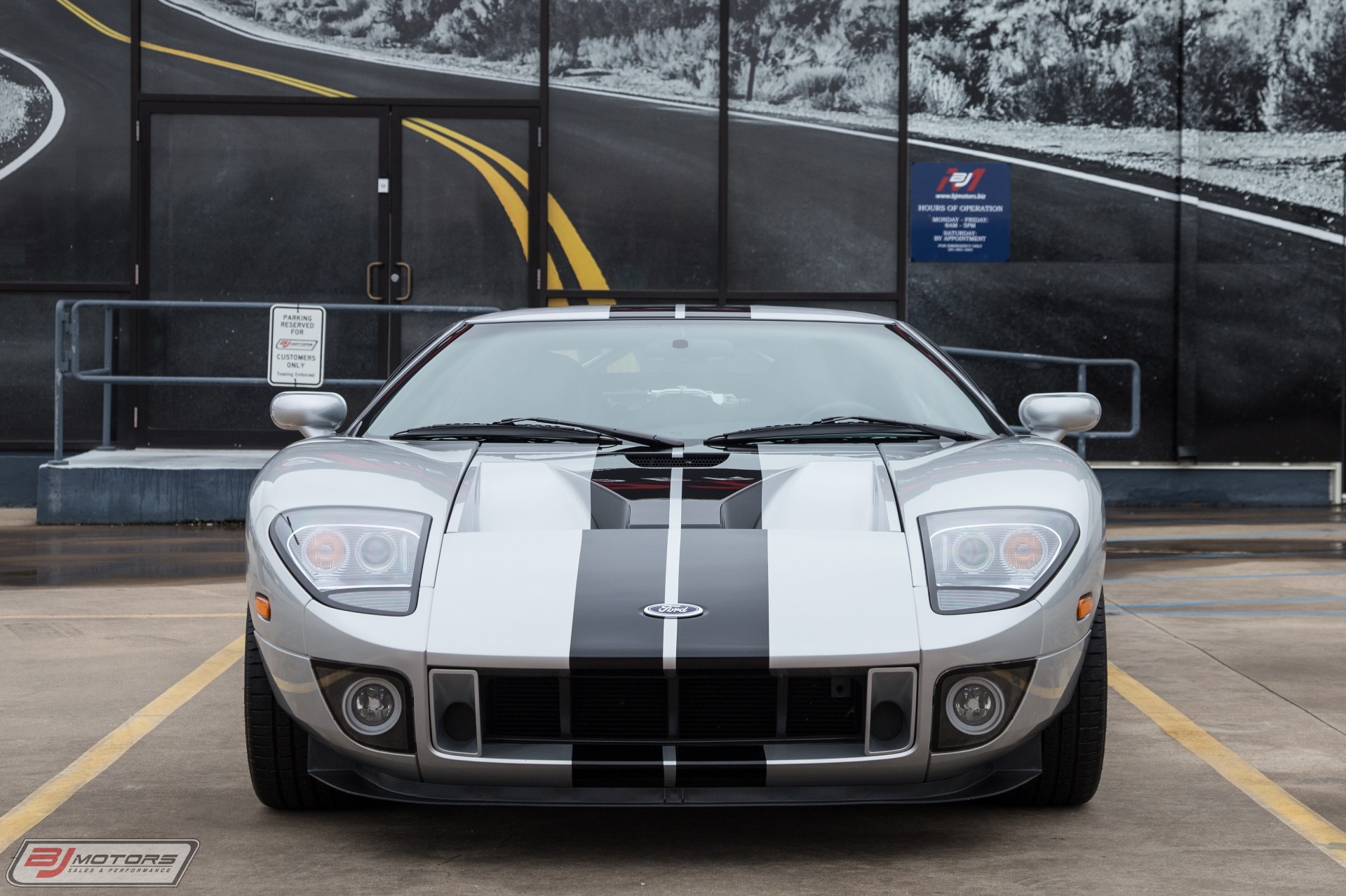 Used-2005-Ford-GT