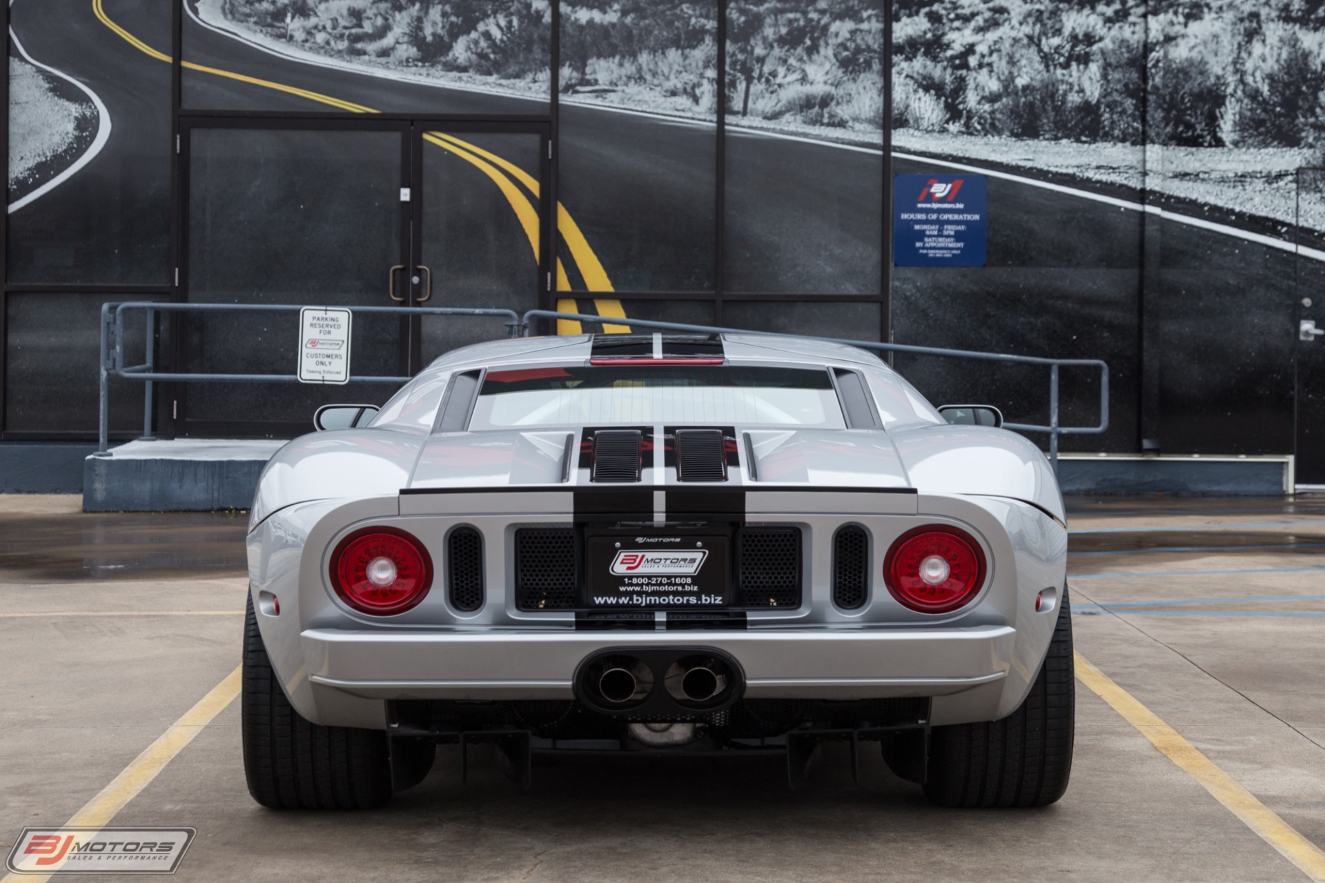 Used-2005-Ford-GT