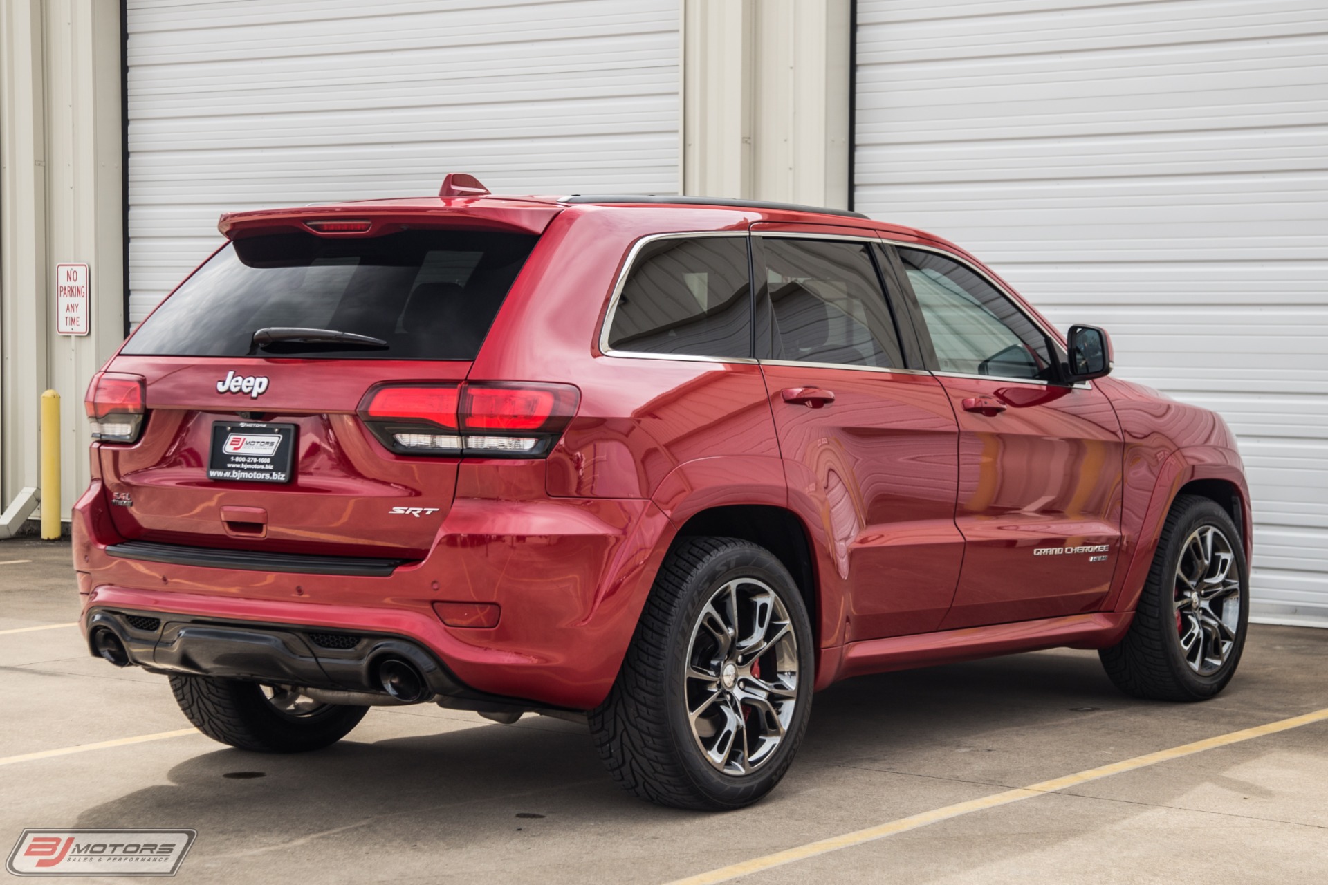 Used-2014-Jeep-Grand-Cherokee-SRT