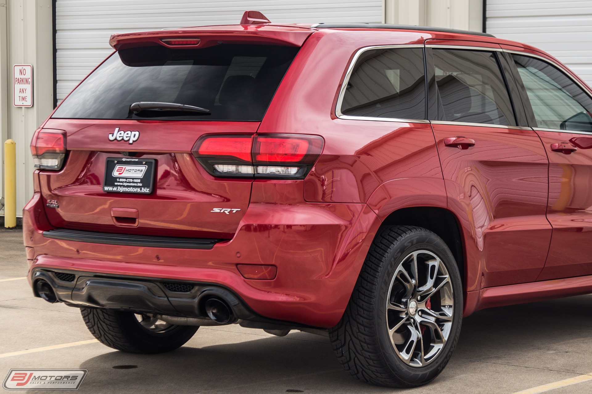 Used-2014-Jeep-Grand-Cherokee-SRT