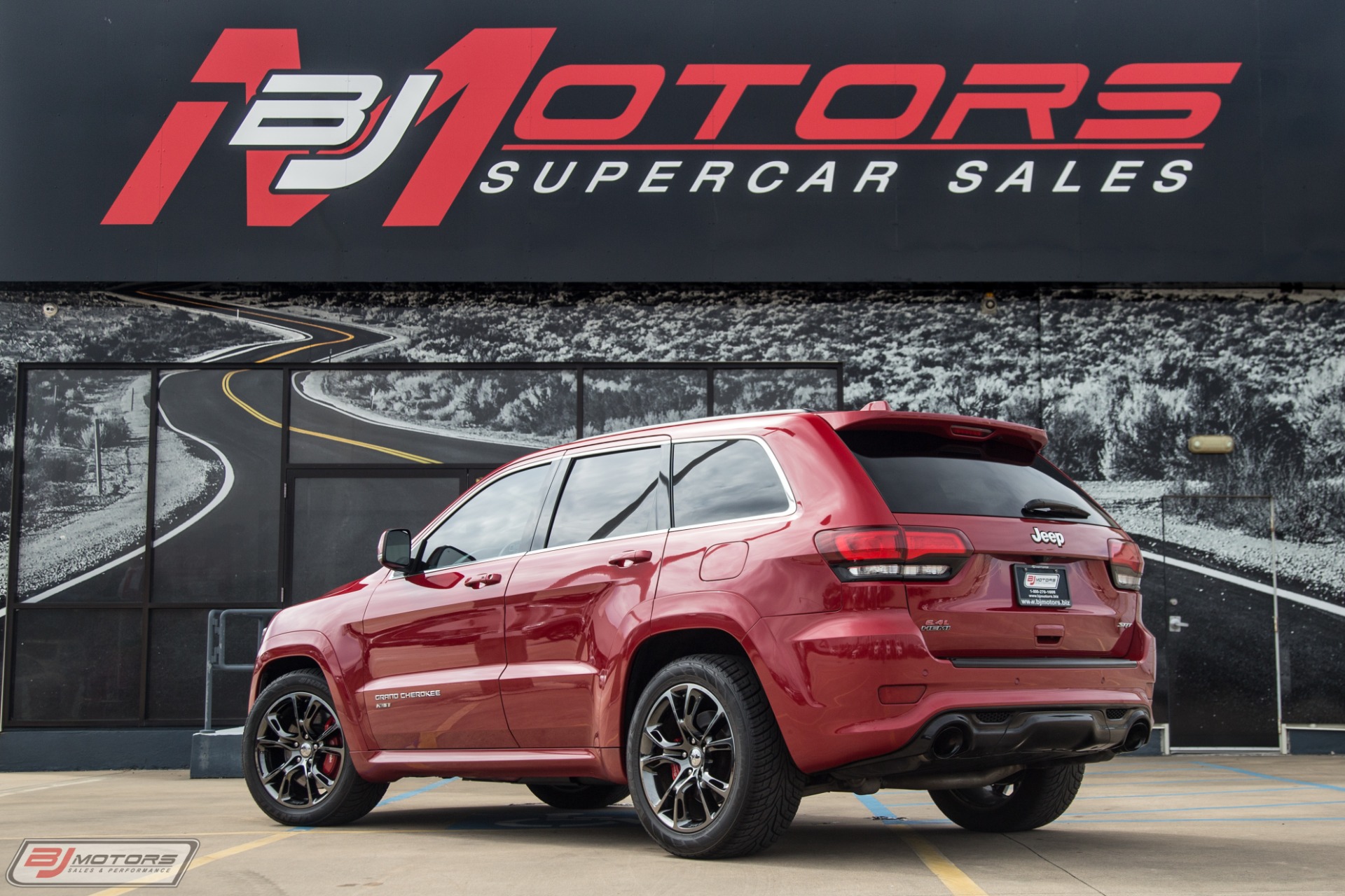 Used-2014-Jeep-Grand-Cherokee-SRT