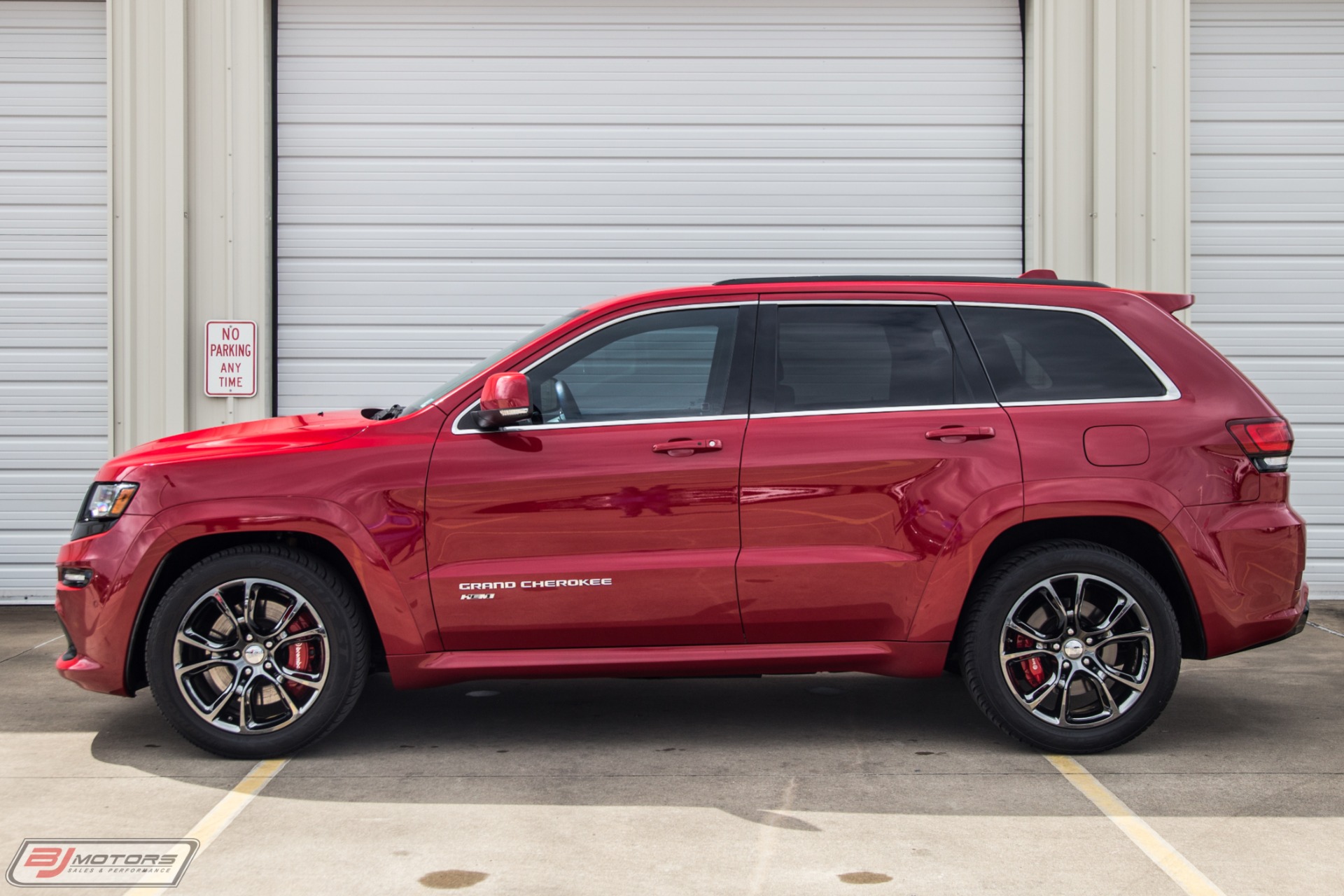 Used-2014-Jeep-Grand-Cherokee-SRT