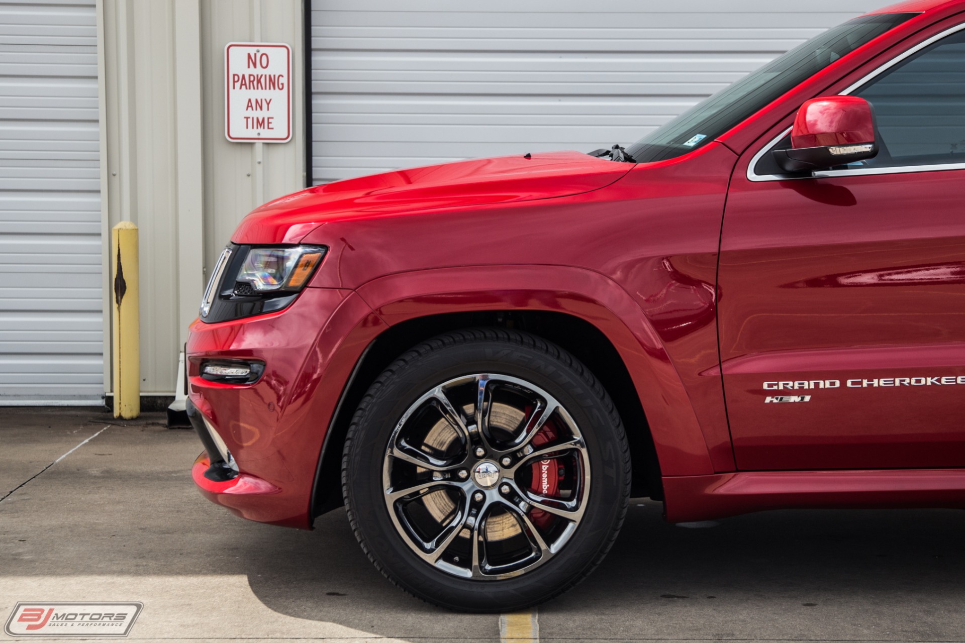 Used-2014-Jeep-Grand-Cherokee-SRT