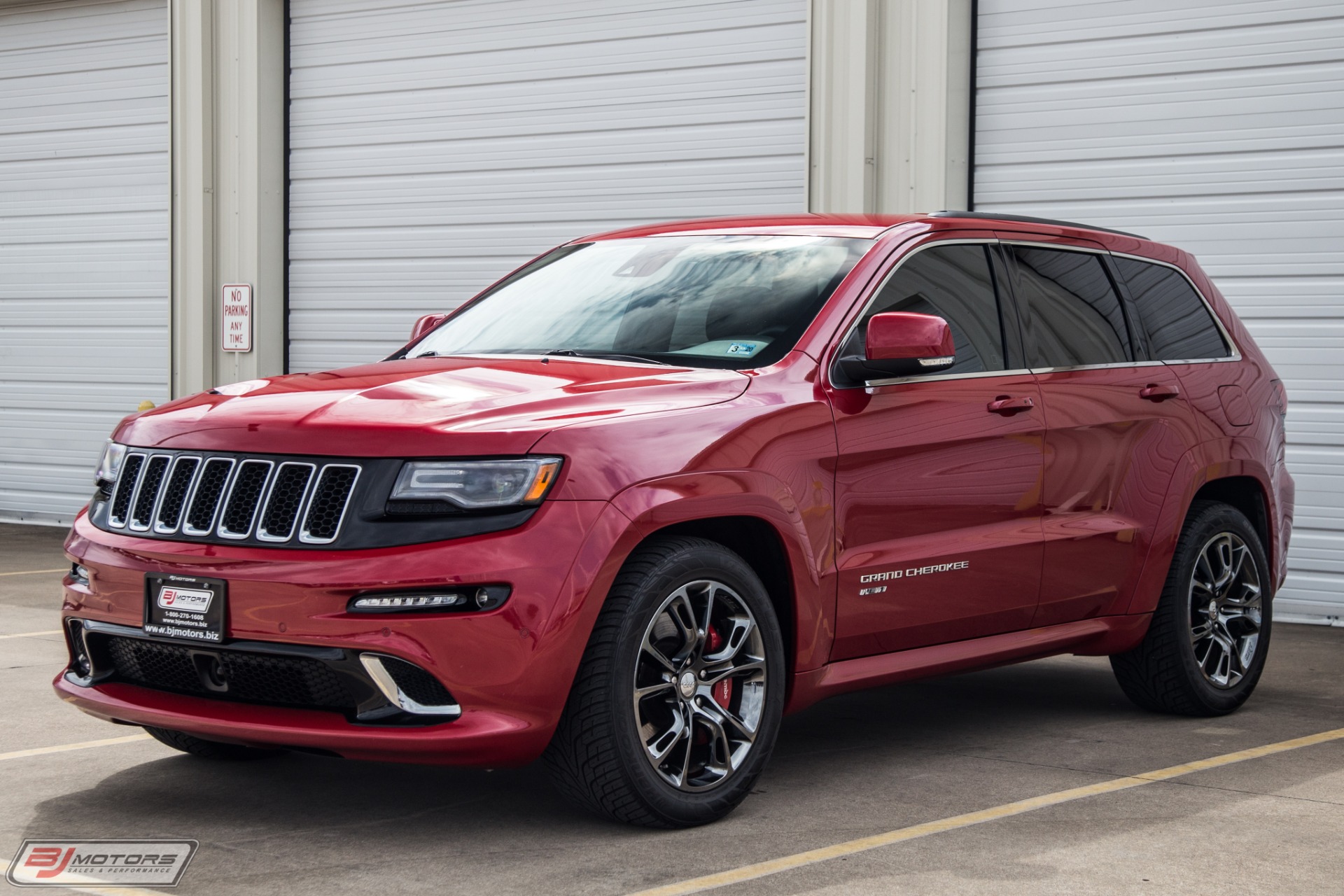 Used-2014-Jeep-Grand-Cherokee-SRT