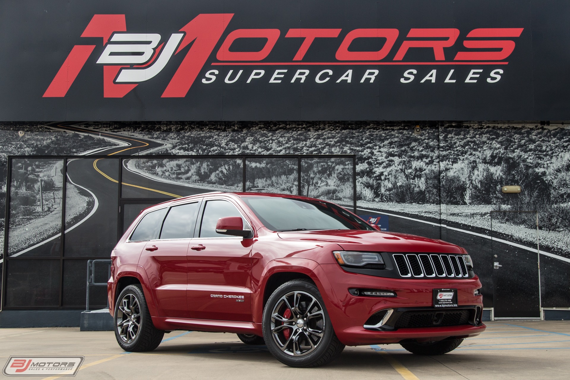 Used-2014-Jeep-Grand-Cherokee-SRT