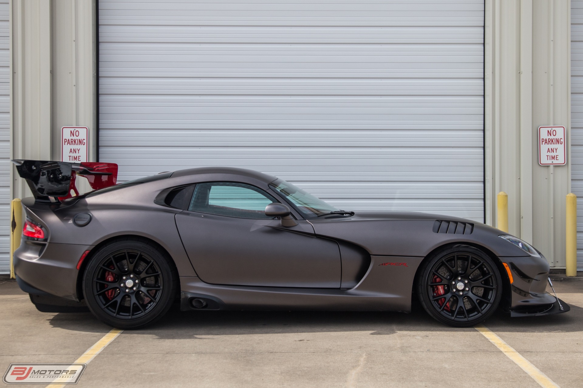 Used-2016-Dodge-Viper-ACR-Extreme