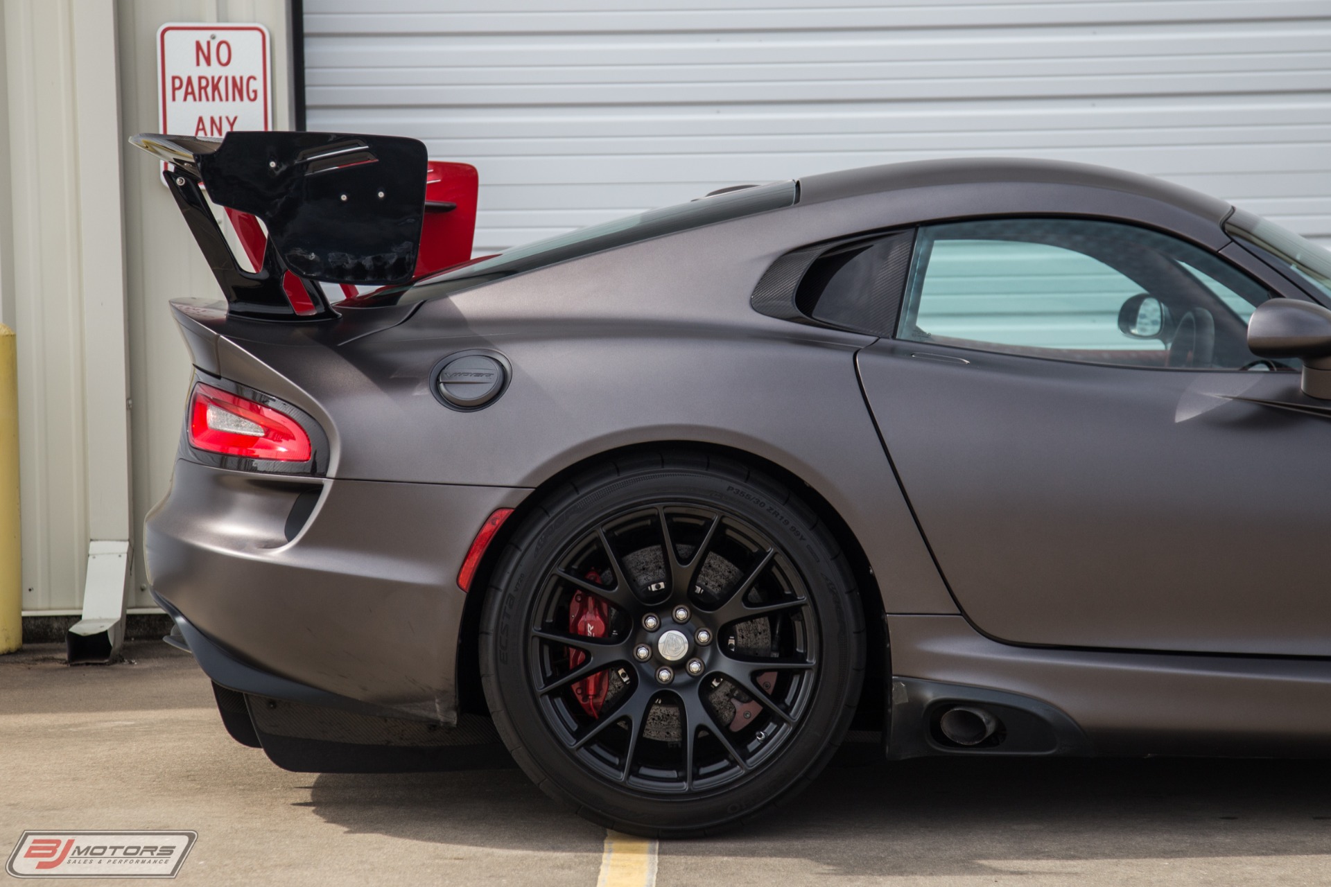 Used-2016-Dodge-Viper-ACR-Extreme