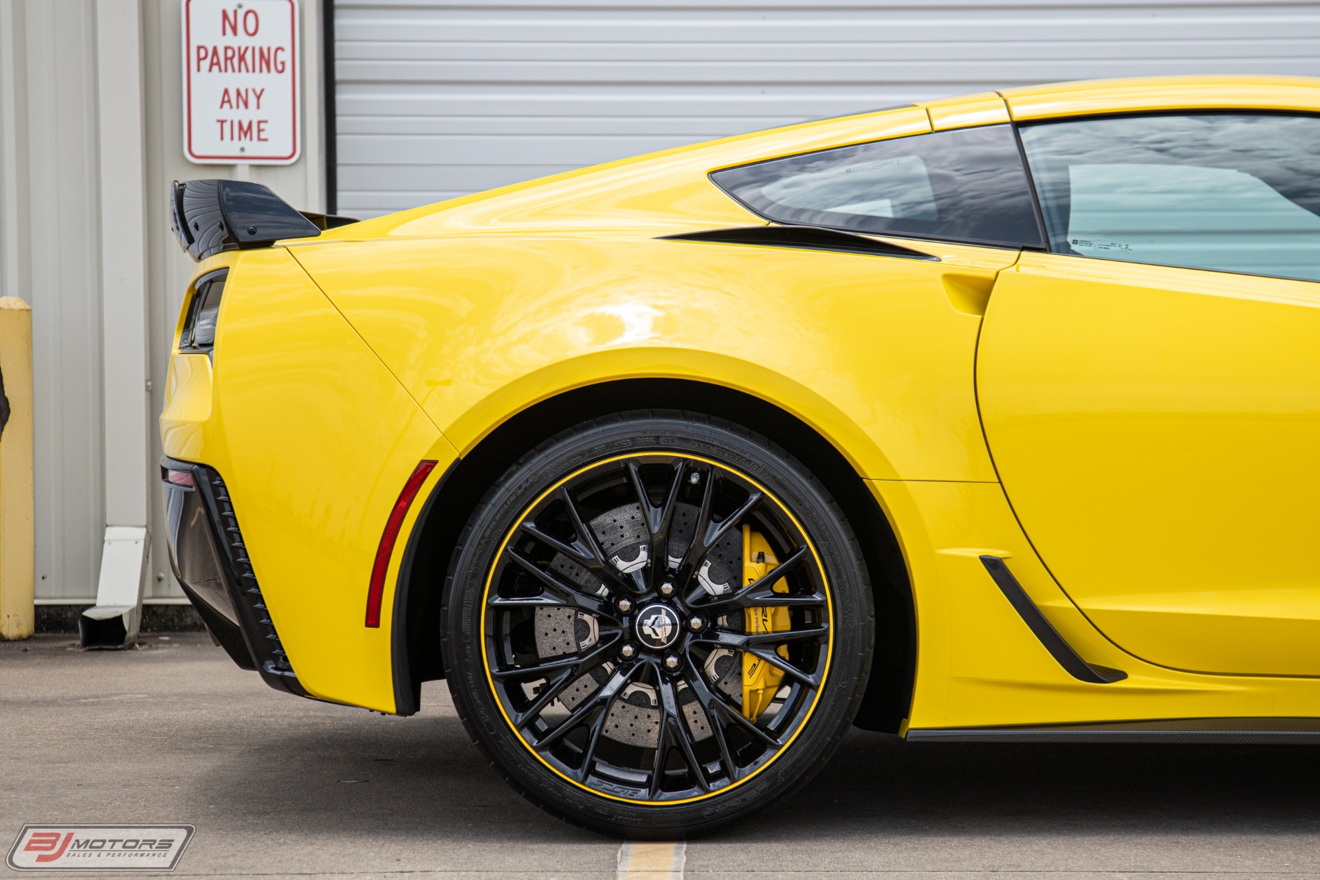 Used-2016-Chevrolet-Corvette-Z06-C7R-Edition