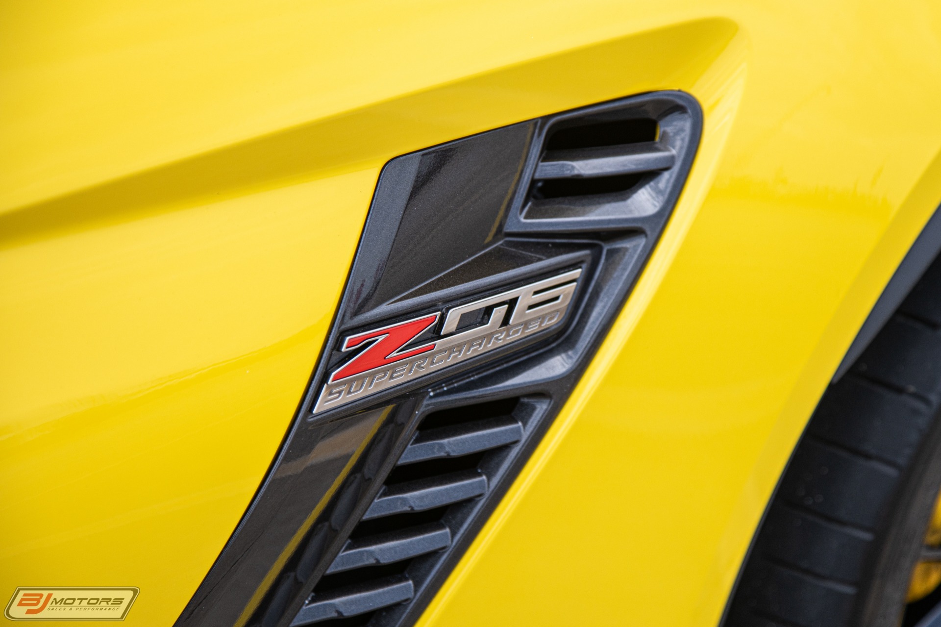 Used-2016-Chevrolet-Corvette-Z06-C7R-Edition