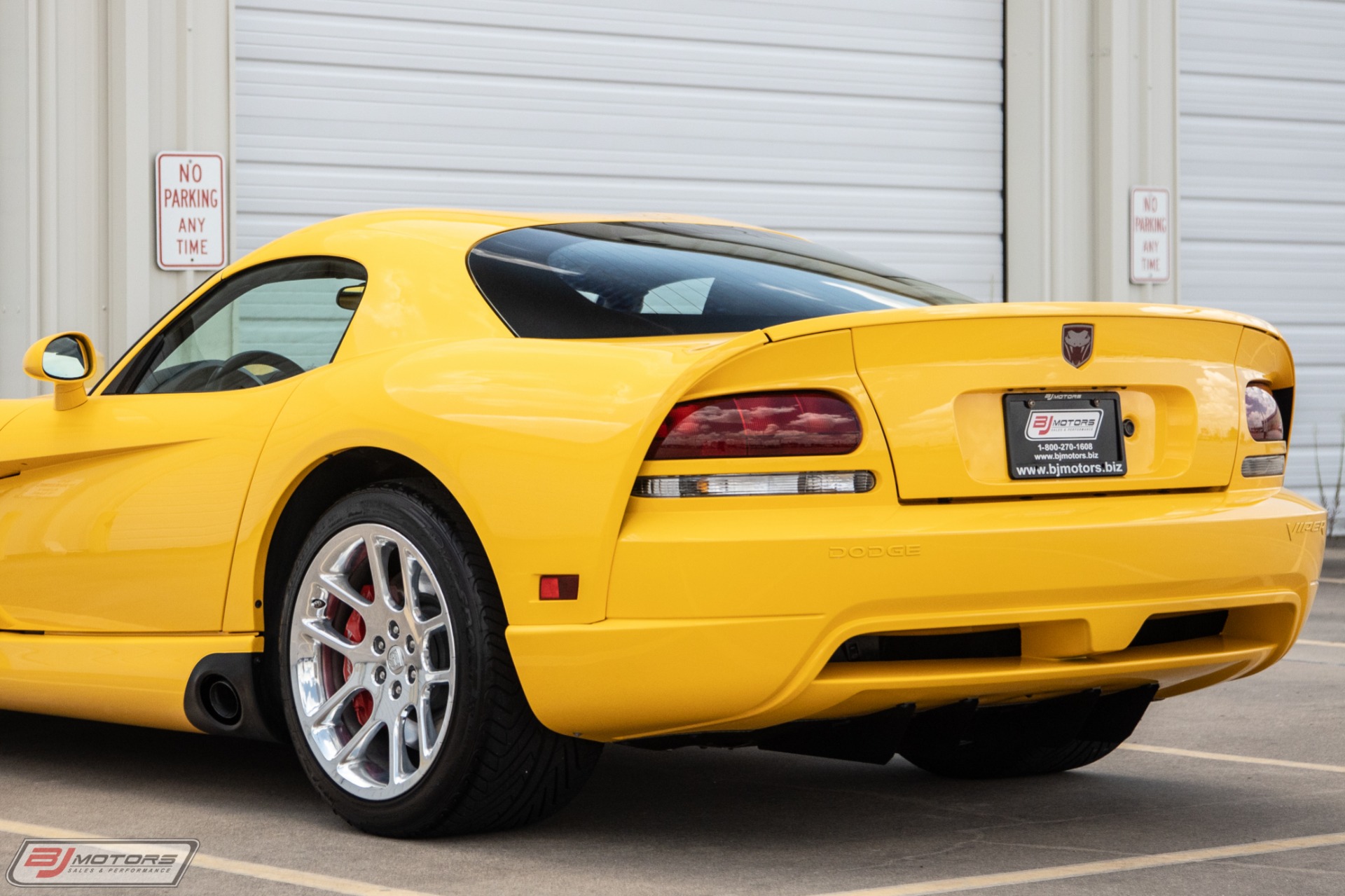 Used-2006-Dodge-Viper-SRT-10