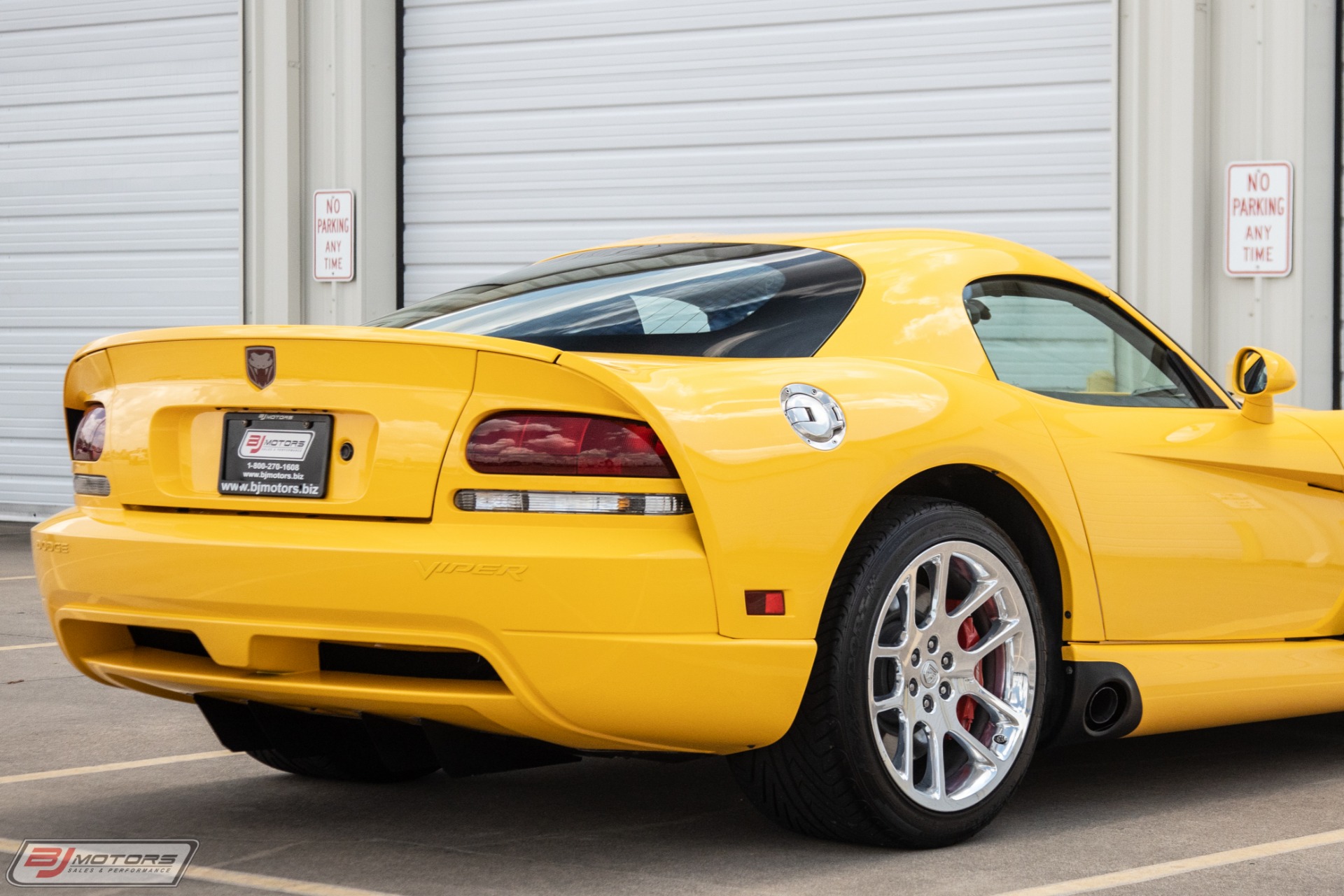 Used-2006-Dodge-Viper-SRT-10