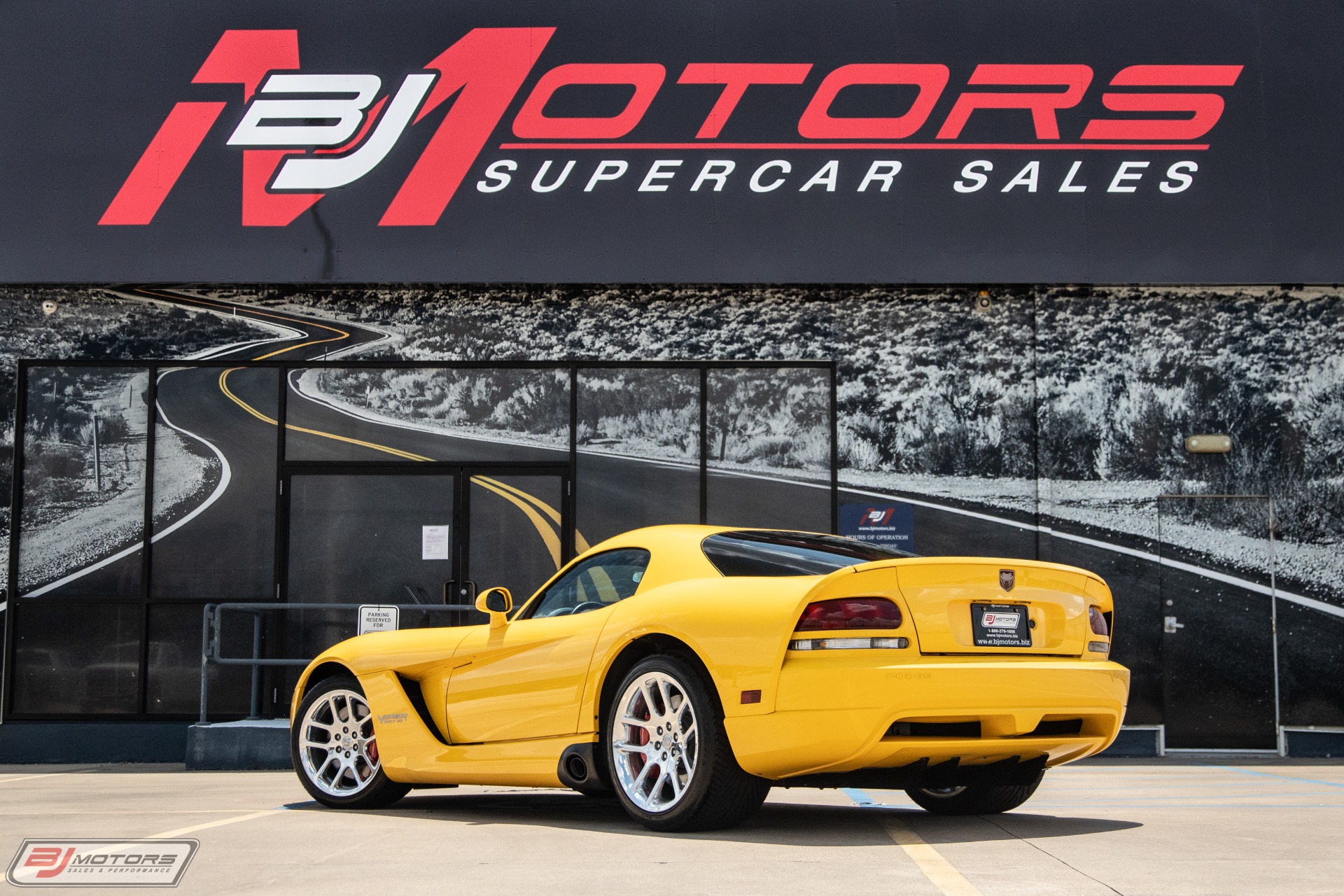 Used-2006-Dodge-Viper-SRT-10