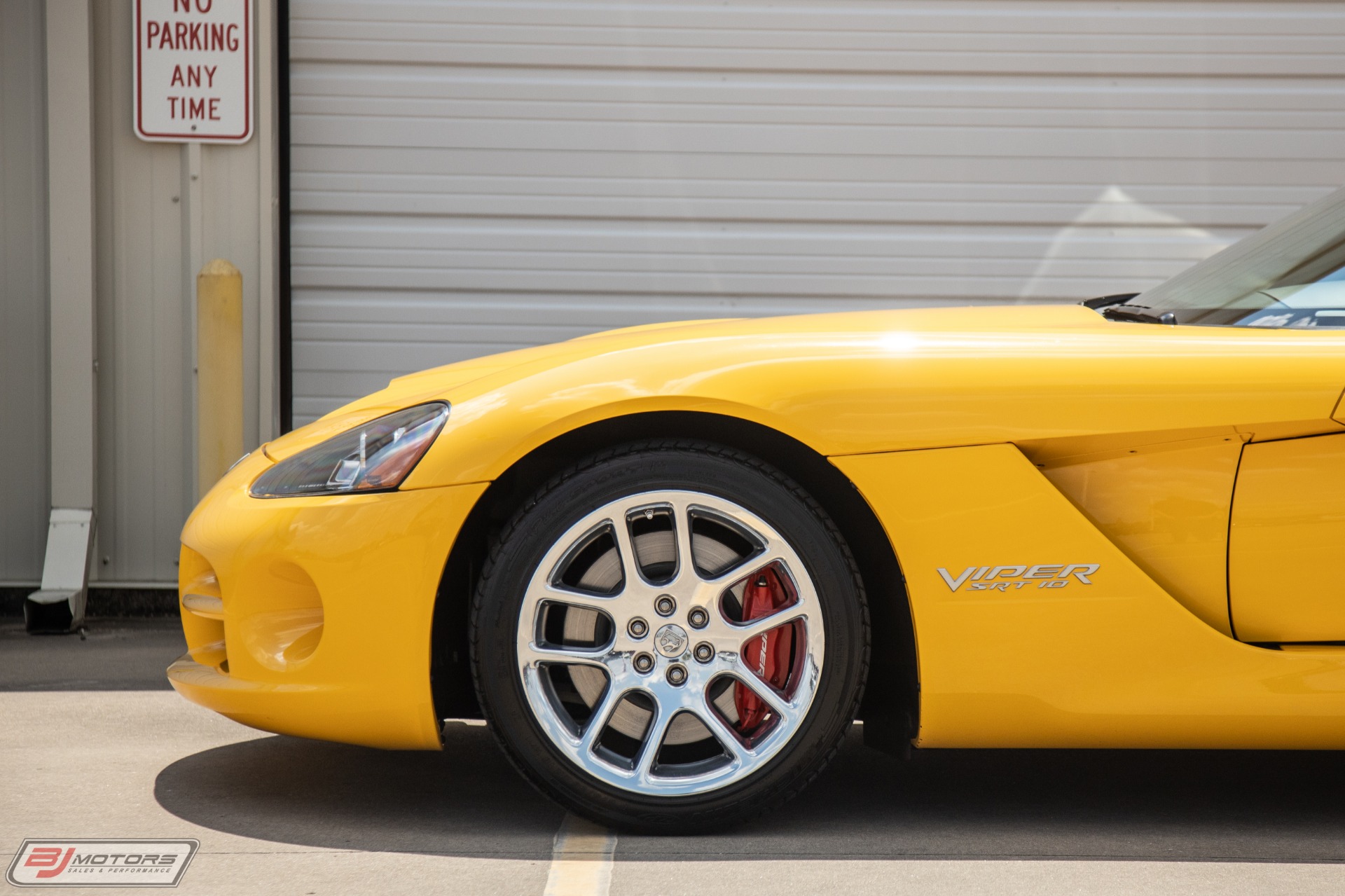 Used-2006-Dodge-Viper-SRT-10