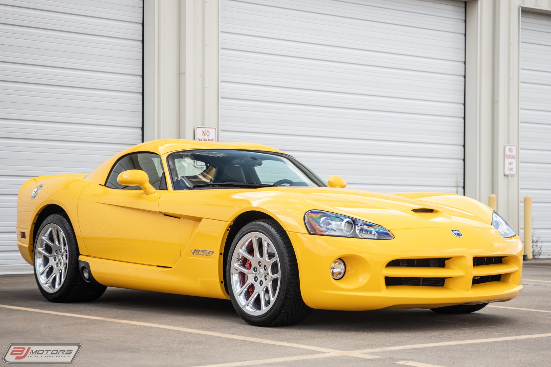 Used-2006-Dodge-Viper-SRT-10