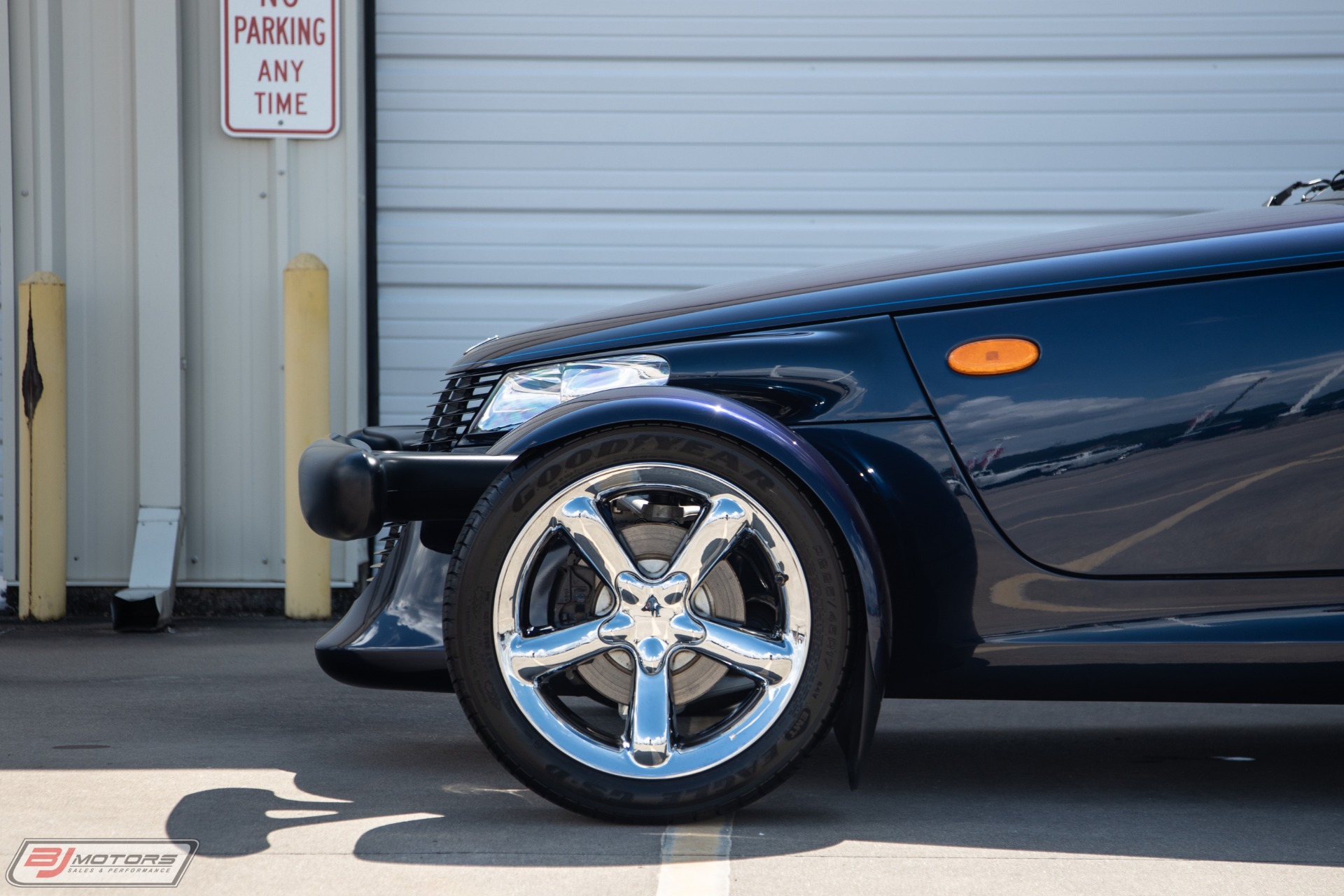 Used-2001-Chrysler-Prowler-Mulholland-Edition