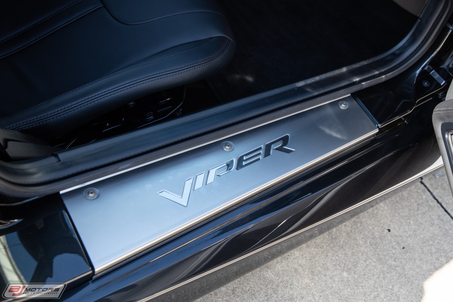 Used-2013-Dodge-Viper-SRT